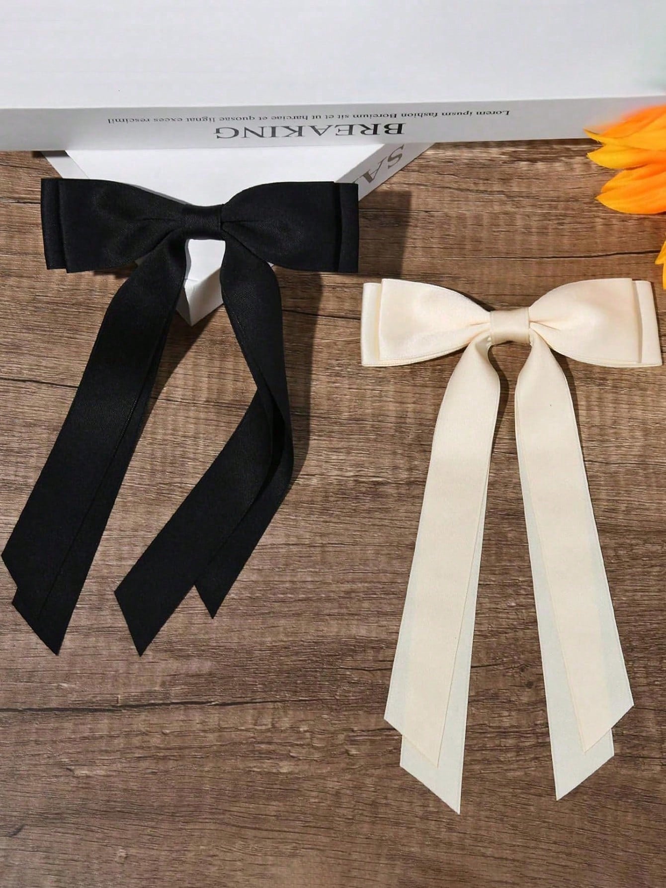 Set de 4 broches de pelo de satén negro, blanco y rojo con lazo, accesorios de pelo elegantes y versátiles de alta gama, adecuados para el uso diario, ir al trabajo, casual, fiestas, lavarse la cara