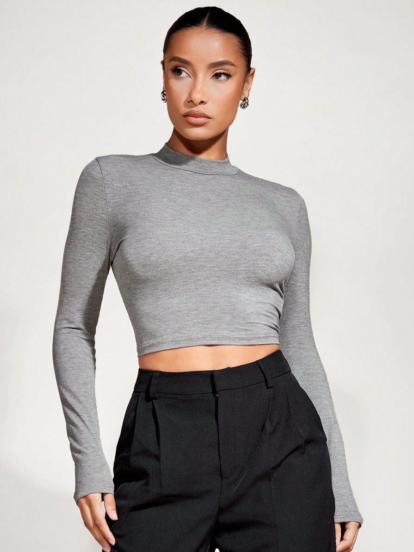 SHEIN BASICS Camiseta corta unicolor de cuello alto