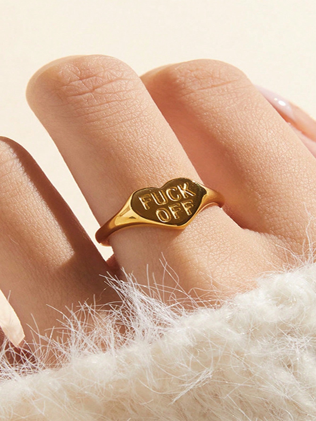 1 anillo minimalista de diseño de letra dorada con la palabra FUCKOFF grabada en inglés, anillo de índice exquisito de joyería