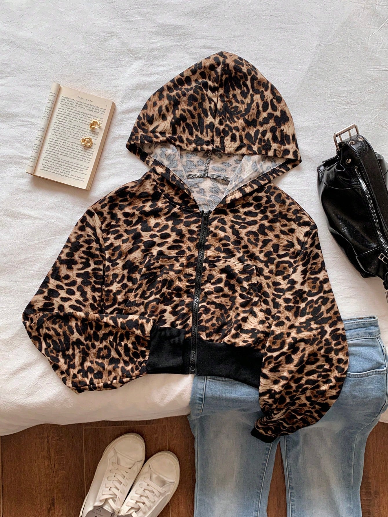 SHEIN EZwear Sudadera con capucha y estampado de leopardo para mujer, con mangas largas