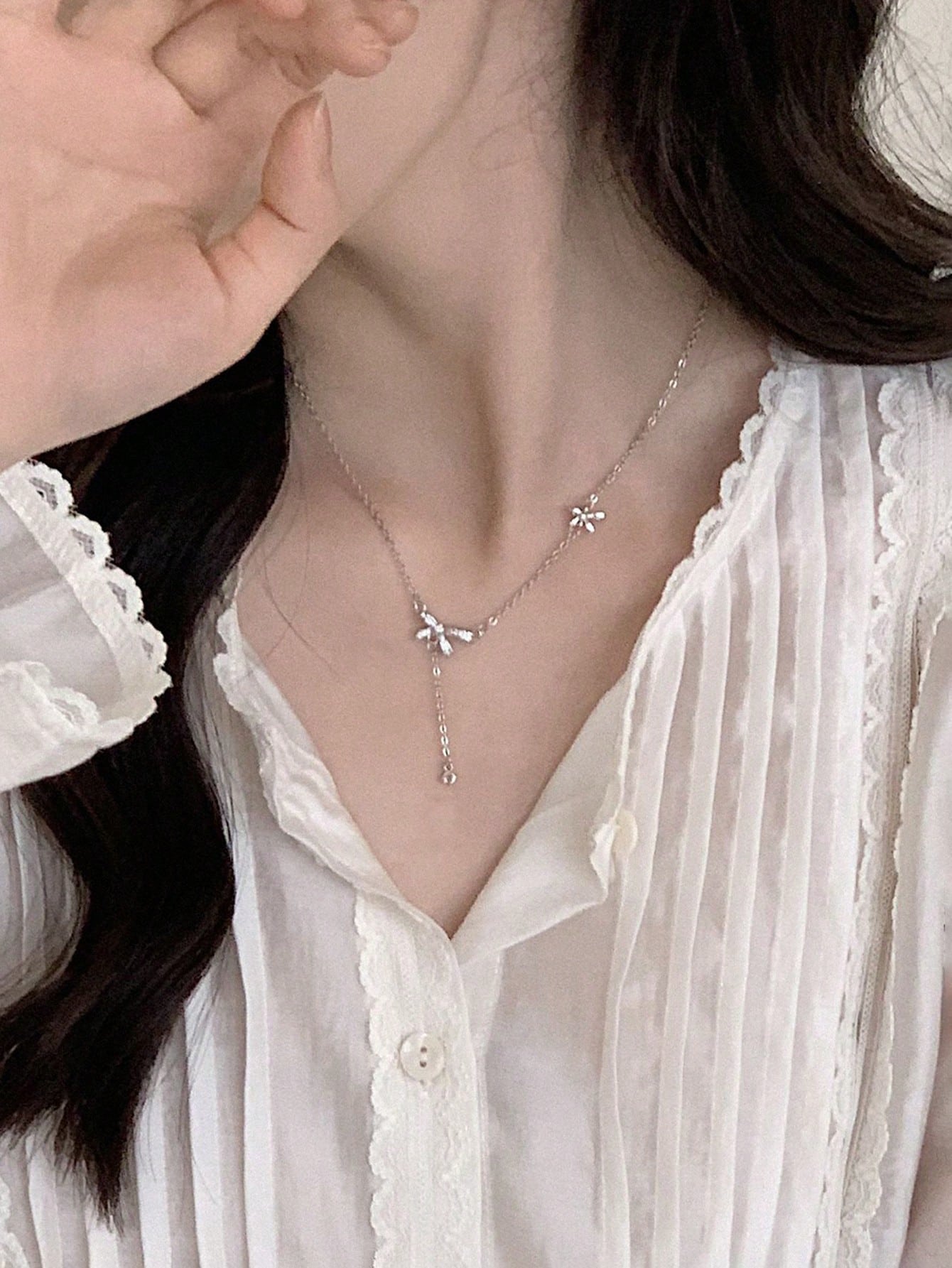 DAZY Collar colgante de lujo y moda con detalle de lazo de estrás en forma de gota de agua que combina con todos los atuendos