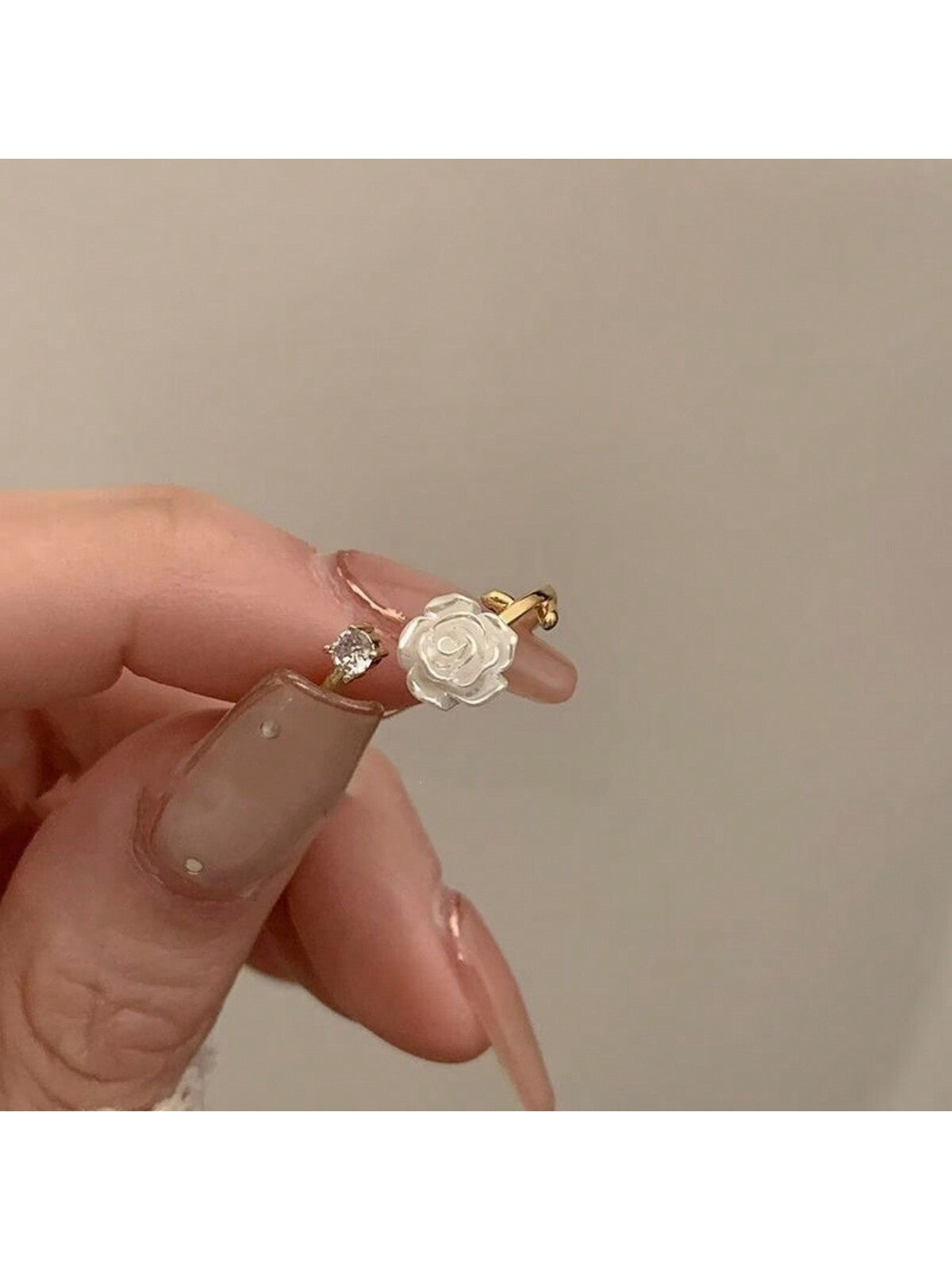 1 pieza Anillo ajustable con forma de rosa de la flor de camelia con espinas, estilo corazón, diseño original, para mujeres, anillos a juego para hermanas, San Valentín