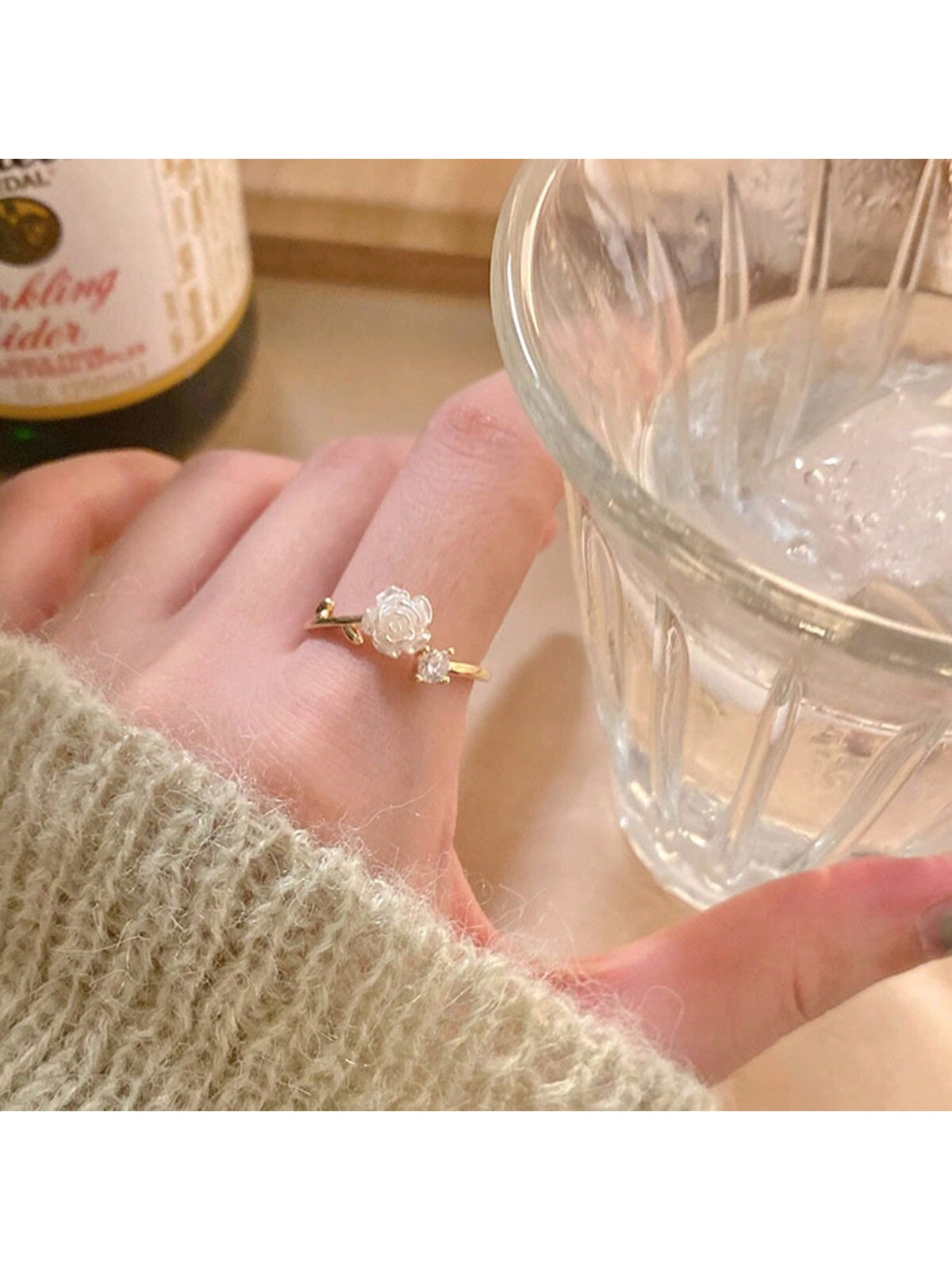 1 pieza Anillo ajustable con forma de rosa de la flor de camelia con espinas, estilo corazón, diseño original, para mujeres, anillos a juego para hermanas, San Valentín