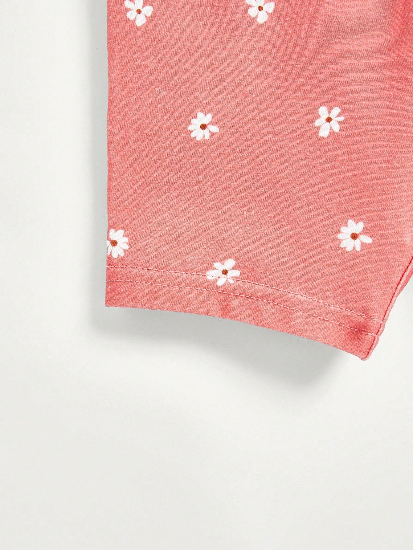 Cozy Pixies Conjunto de pijama ajustado para bebé niña, parte superior de manga corta con cuello redondo con diseño floral y shorts, 4 piezas