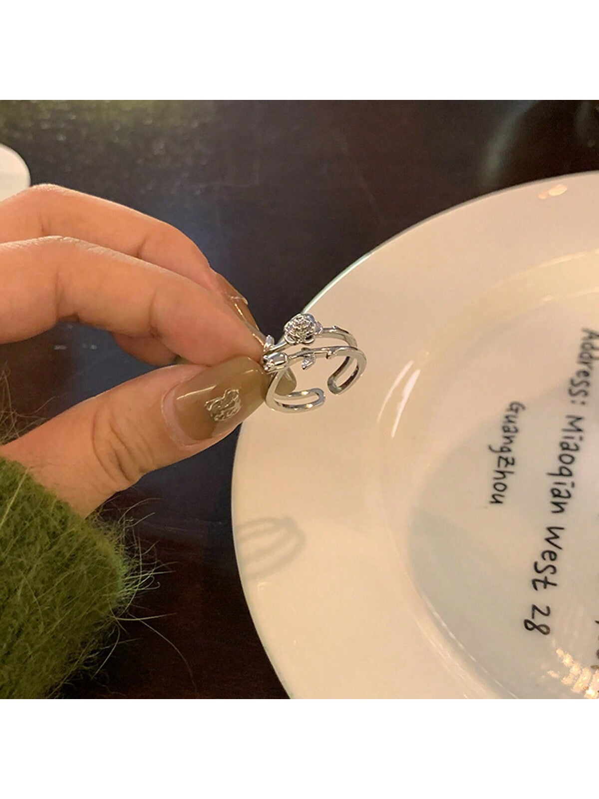 1 pieza Anillo ajustable con forma de rosa de la flor de camelia con espinas, estilo corazón, diseño original, para mujeres, anillos a juego para hermanas, San Valentín