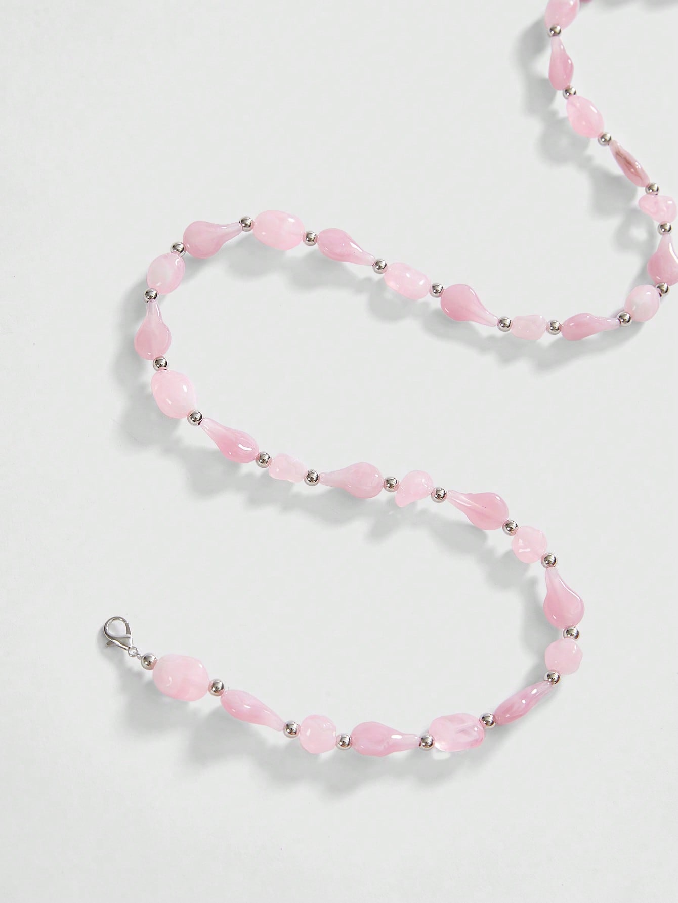 ROMWE Avant Shorts mini de cintura extra baja con estampado de cadenas y flores 3D en estilo romántico y sexy para vacaciones de mujeres