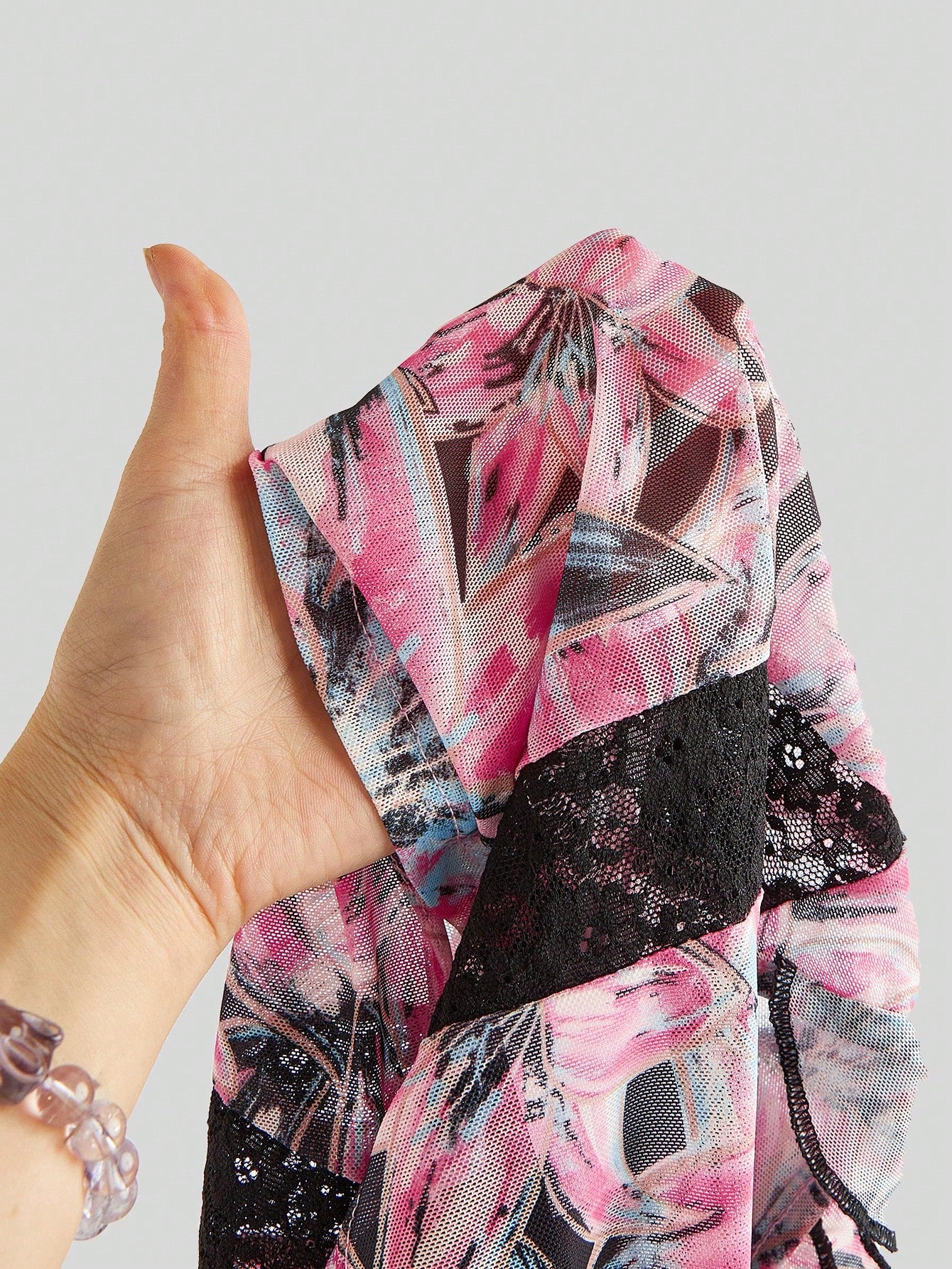 ROMWE Avant Top de tirantes con estampado floral, encaje de contraste, cordón en el cuello, volantes multicapa en el dobladillo para vacaciones y playa de mujer