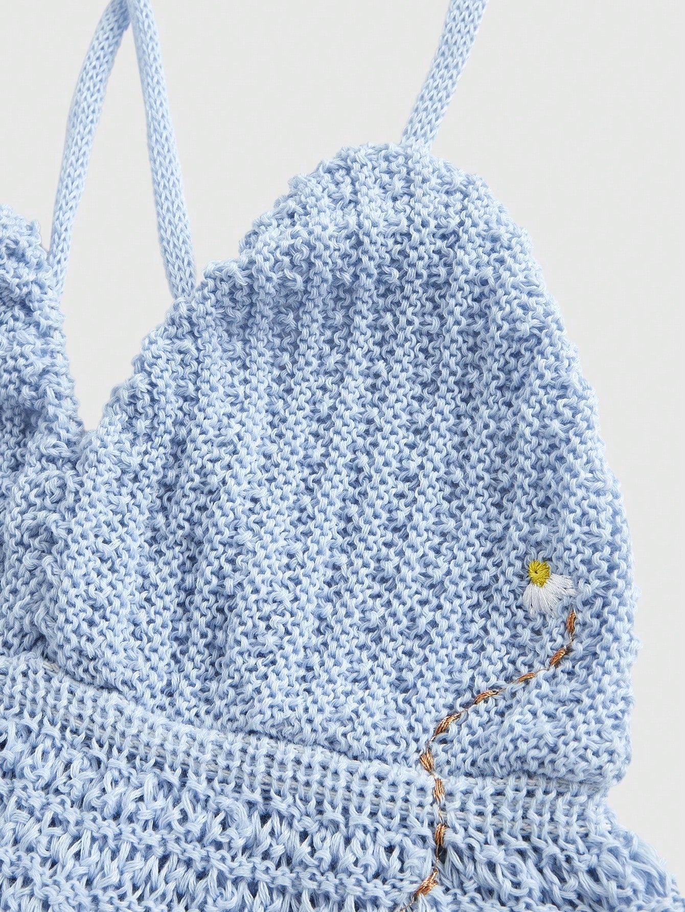 ROMWE Fairycore Top de punto de verano con cuello en V, tirantes cruzados, croché y bordado floral de primavera para mujer