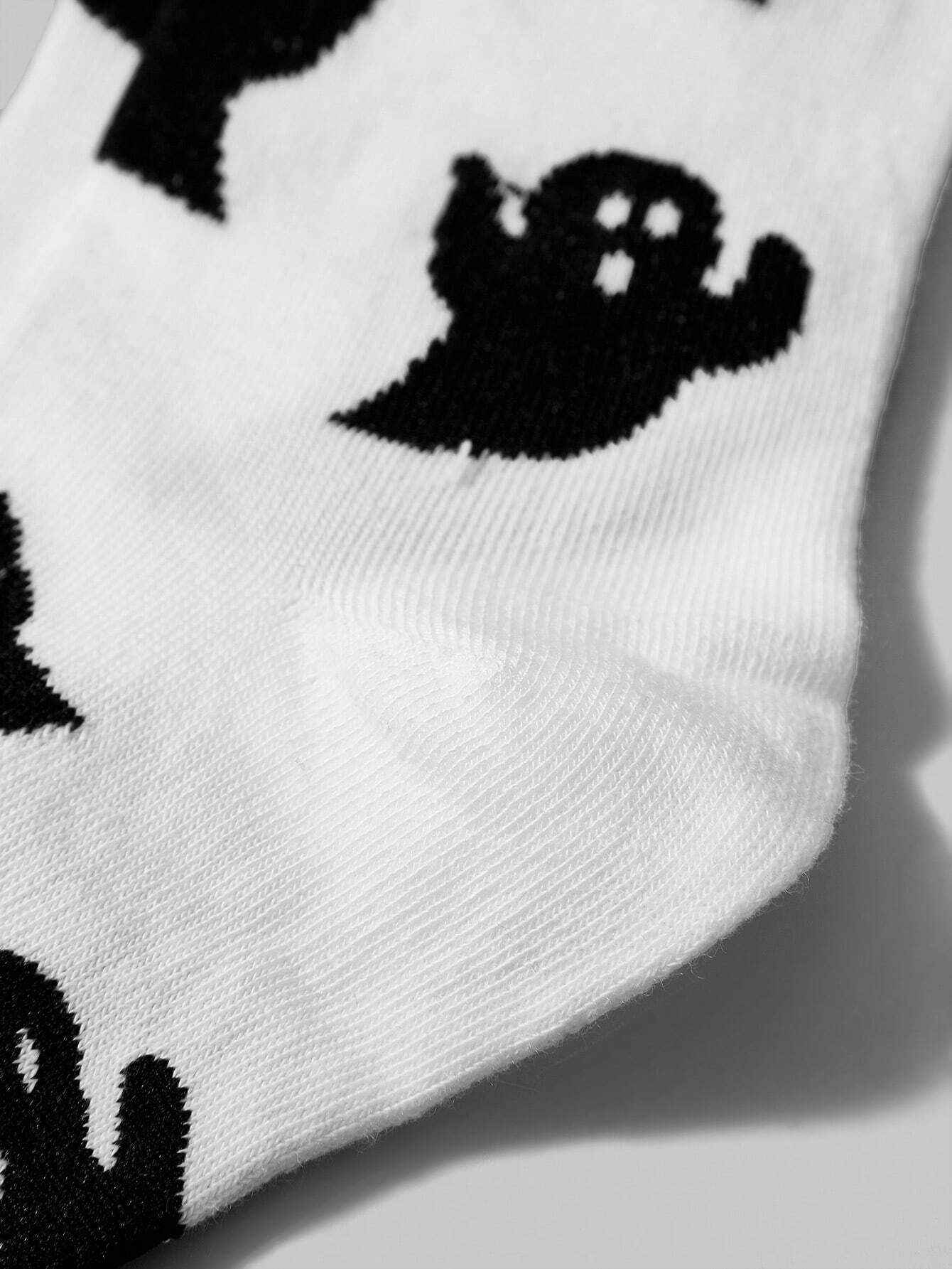 ROMWE Goth 2 pares Calcetines tipo tripulación con estampado de fantasmas para mujer, para todas las estaciones