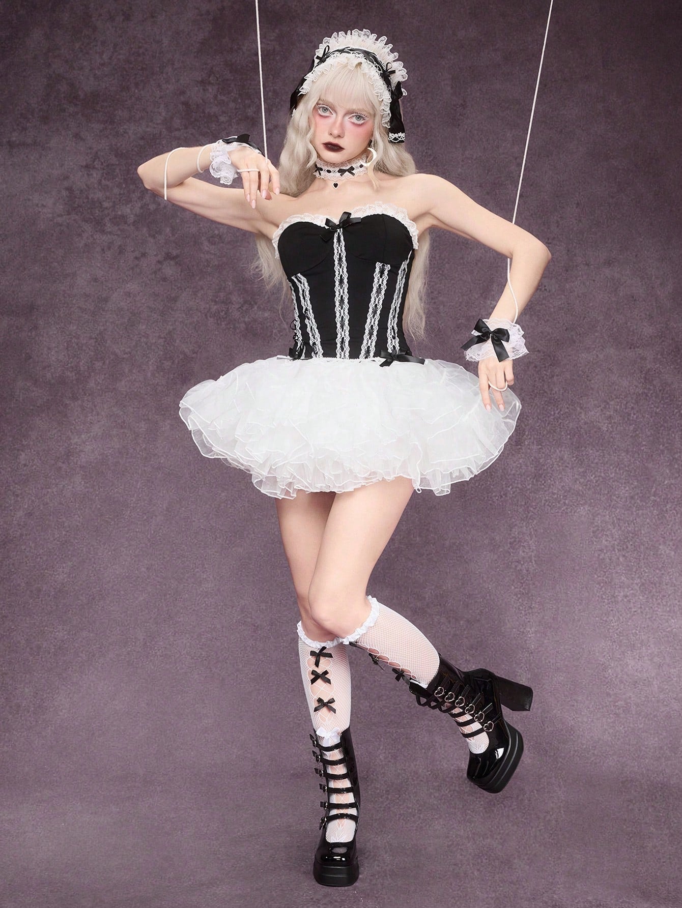 ROMWE Goth Blusa sexy con decoración de mariposa, patchwork de encaje, estilo Y2K para mujeres