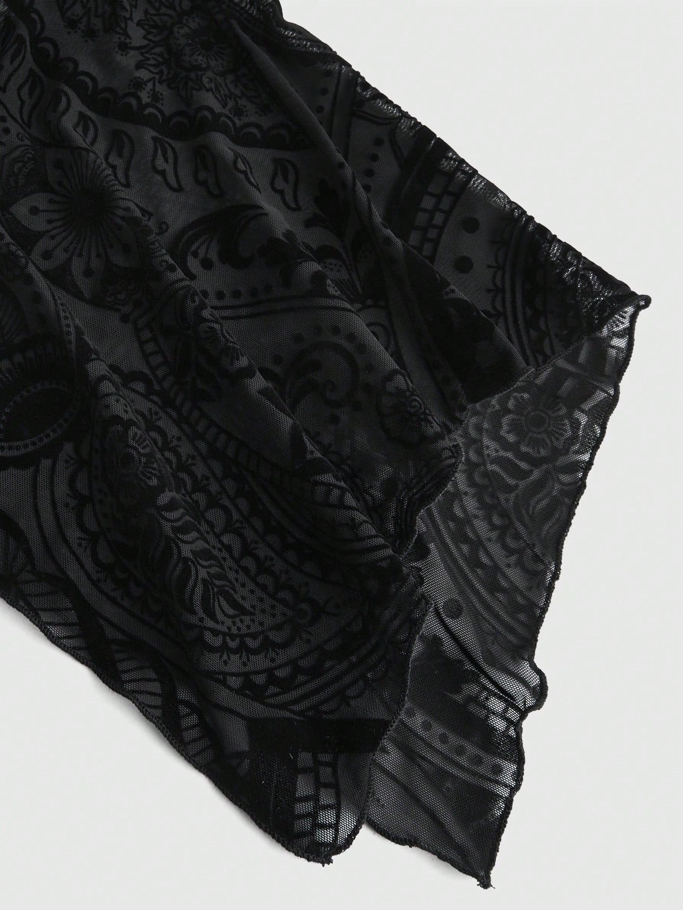 ROMWE Goth Body gótico oscuro con hombros descubiertos, bajo asimétrico, mangas acampanadas con estampado flockado y diseño cruzado de metal para mujer, para el verano y la playa