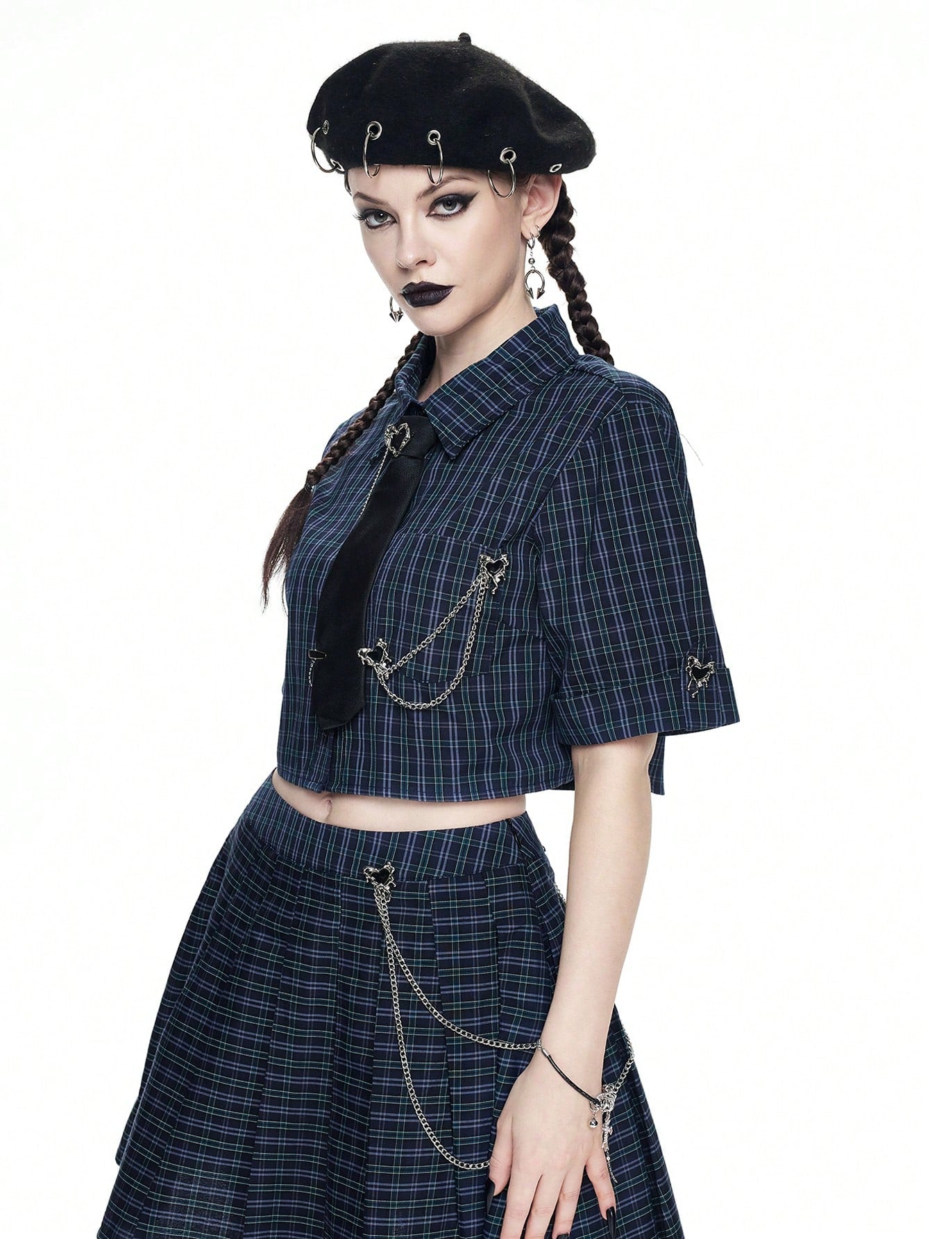 ROMWE Goth Camisa corta a cuadros con cadena metálica de estilo punk rock como decoración