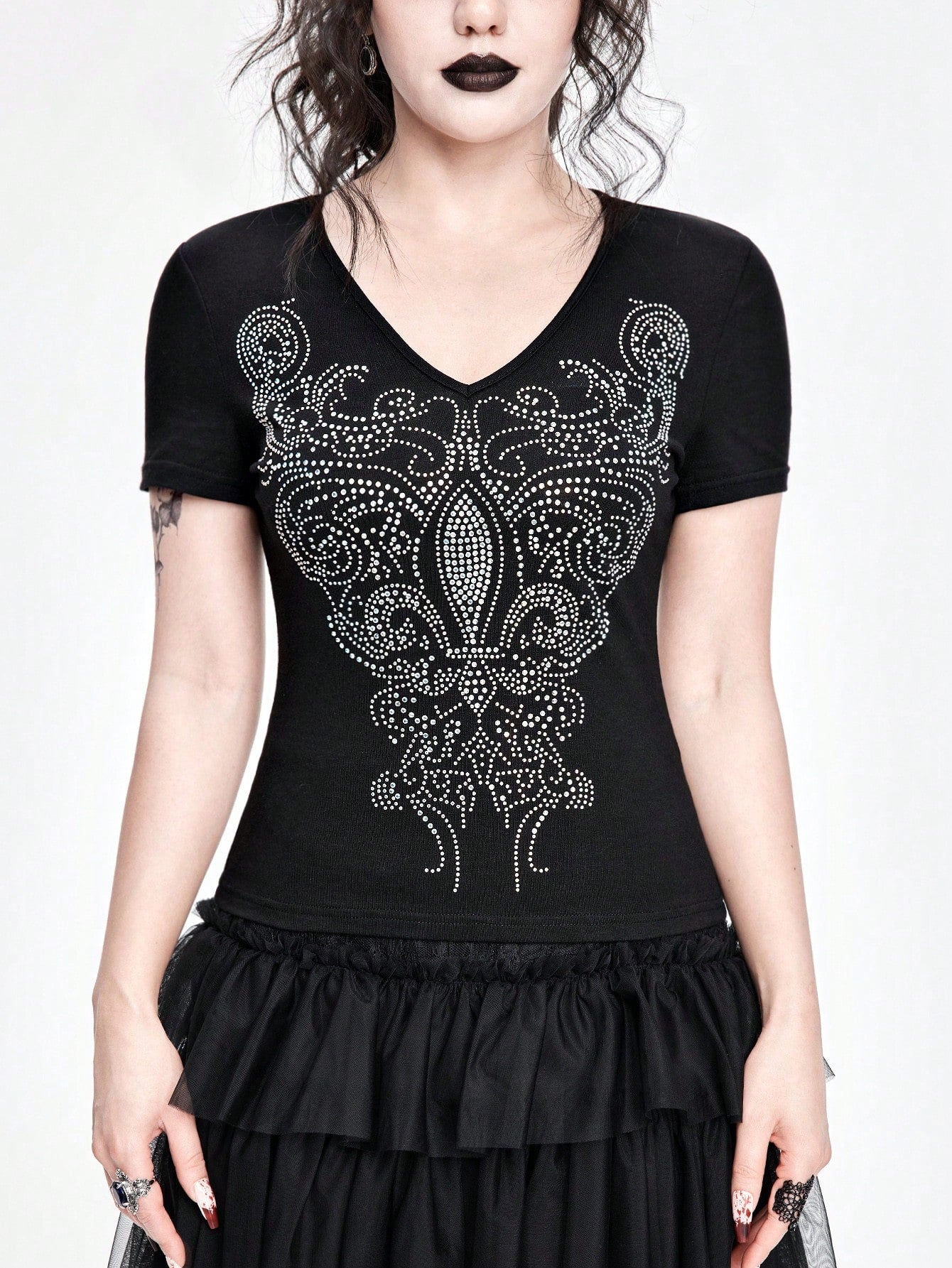 ROMWE Goth Camiseta ajustada de mujer con temática gótica de vampiro, adornada con pedrería multicolor