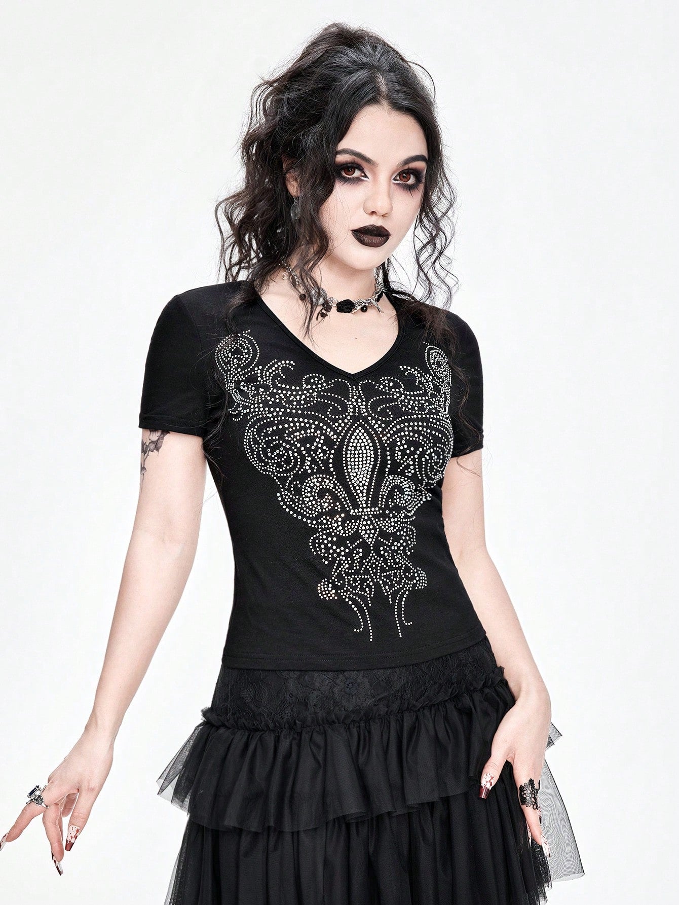 ROMWE Goth Camiseta ajustada de mujer con temática gótica de vampiro, adornada con pedrería multicolor