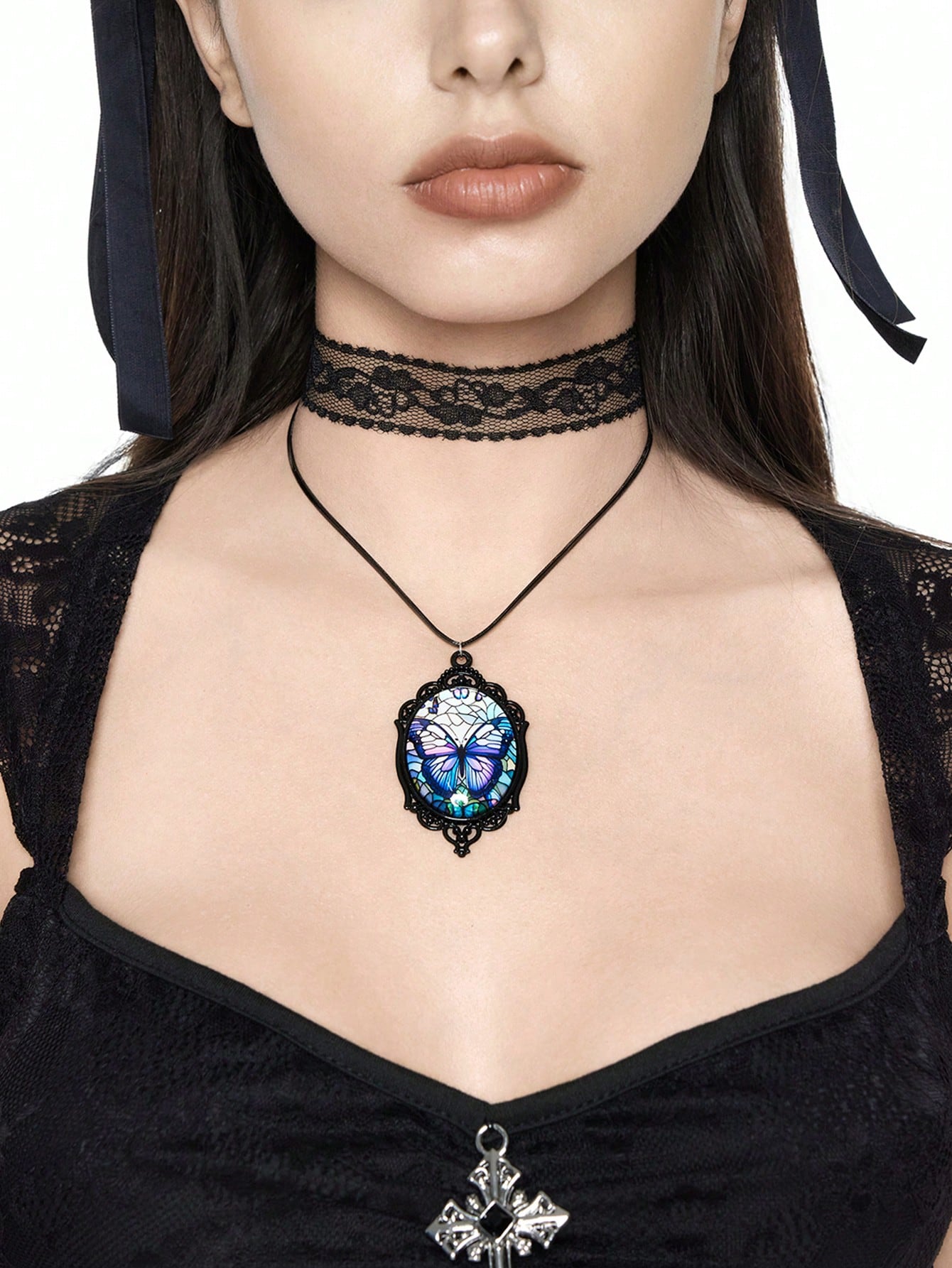 ROMWE Goth Gargantilla tipo choker con colgante de mariposa de encaje gótico