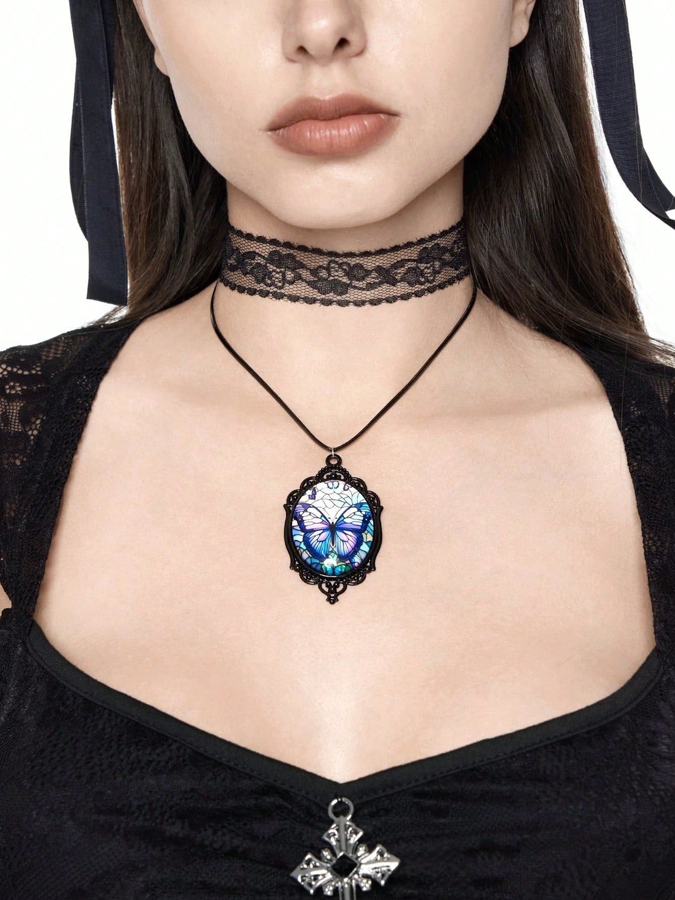 ROMWE Goth Gargantilla tipo choker con colgante de mariposa de encaje gótico