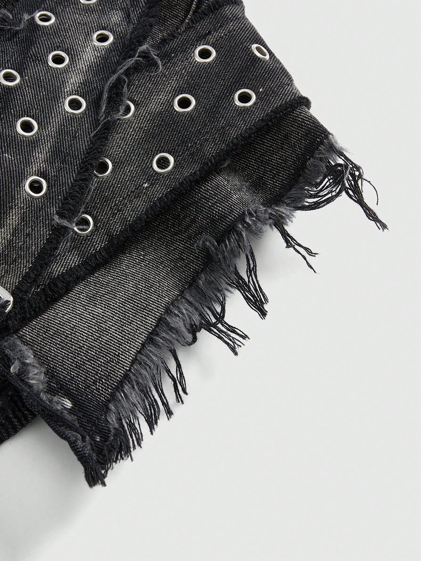 ROMWE J-Fashion Blusa de denim ajustada con cuello en V, lavado vintage y borlas