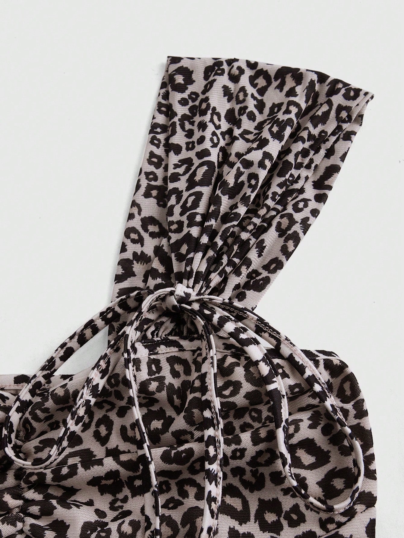 ROMWE J-Fashion Top de malla elástica con escote cuadrado, lazo y estampado de leopardo, diseño minimalista y sexy para mujer