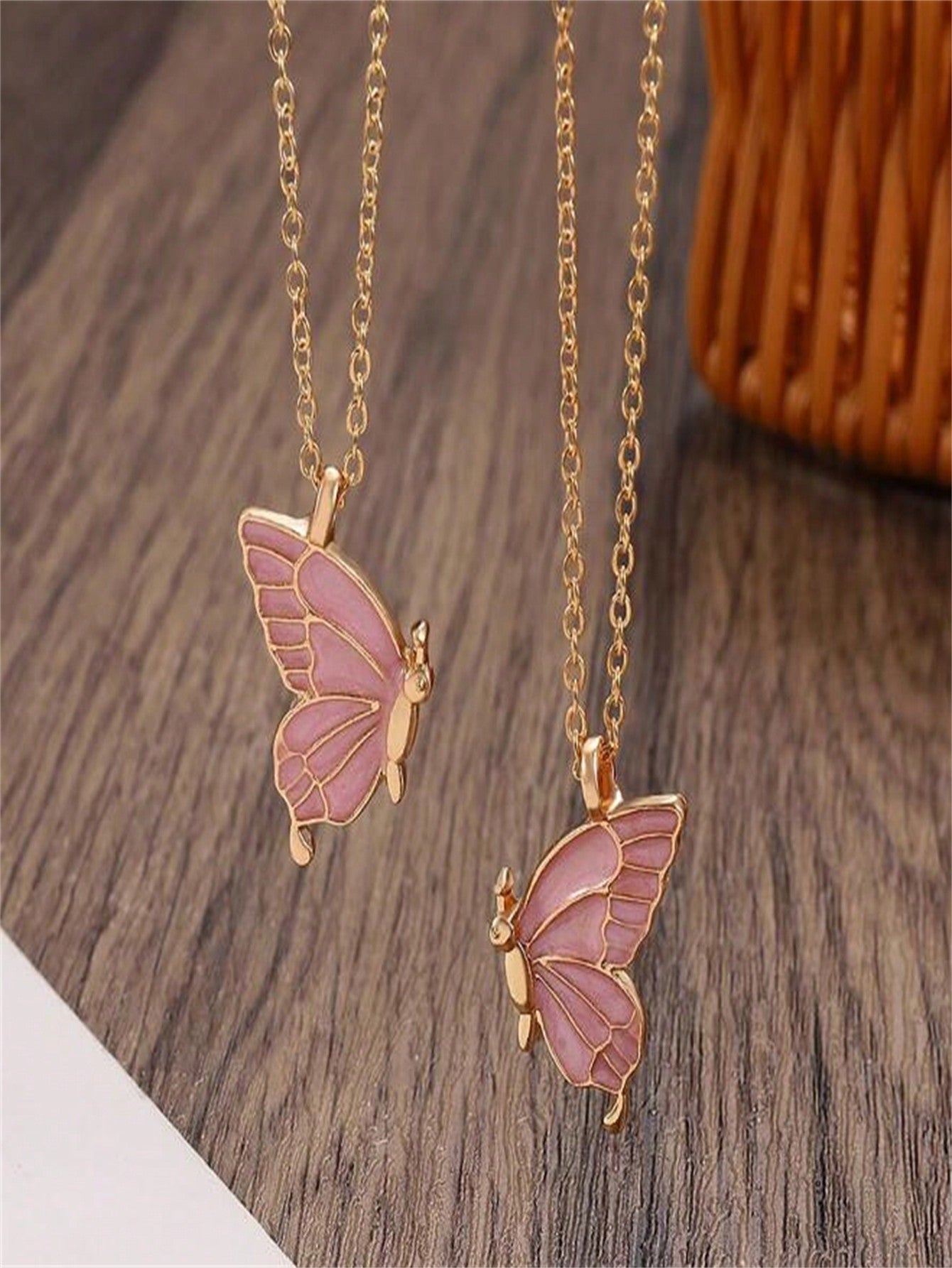 ROMWE Kawaii 2 Piezas De Diseño De Mariposas Conjunto De Collares De Joyería De Moda. Regalo Perfecto Para Uso Diario Y Para Regalar