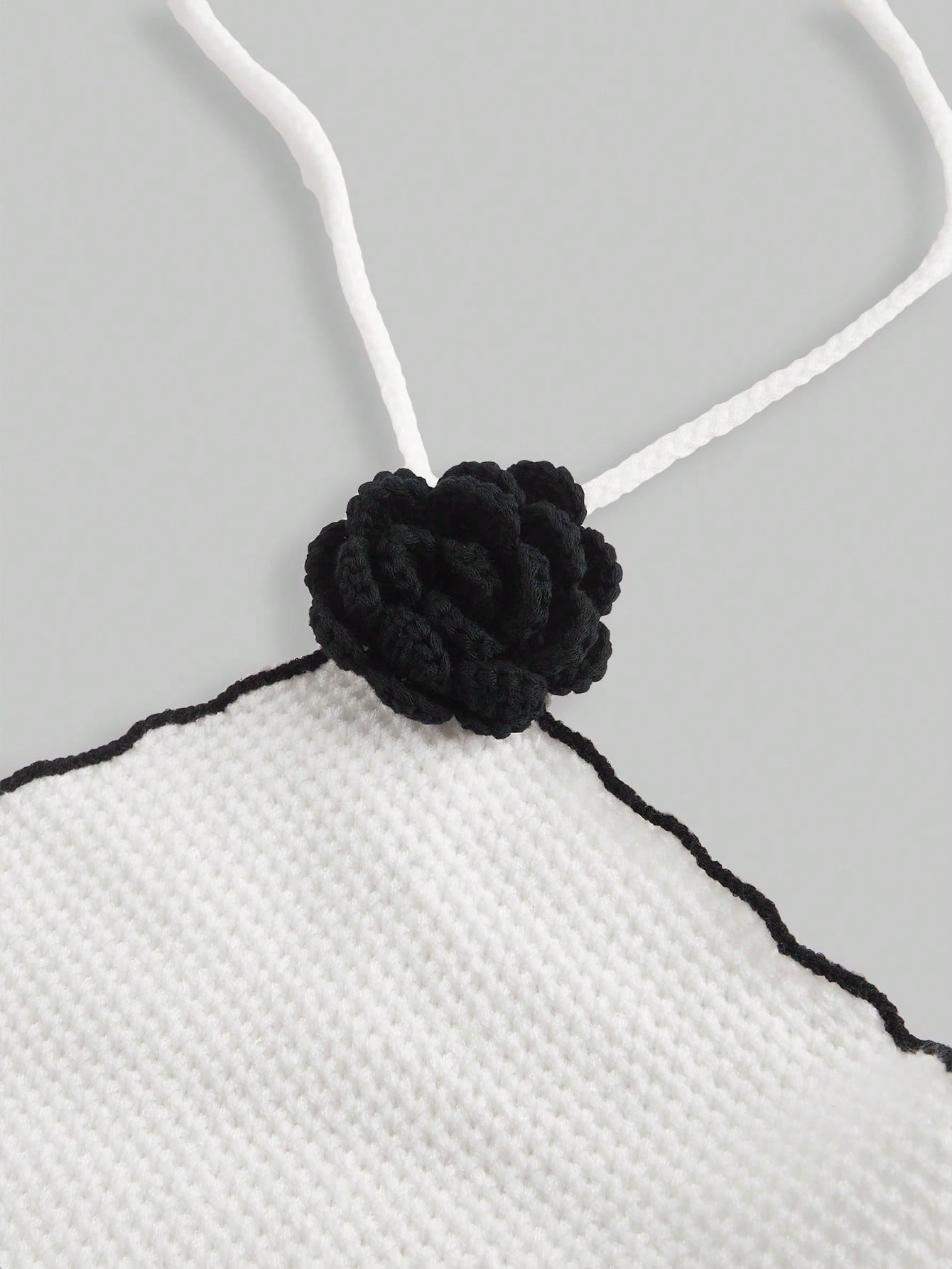 ROMWE Kawaii Parte superior de punto sin mangas con cuello halter y decoración floral para mujer