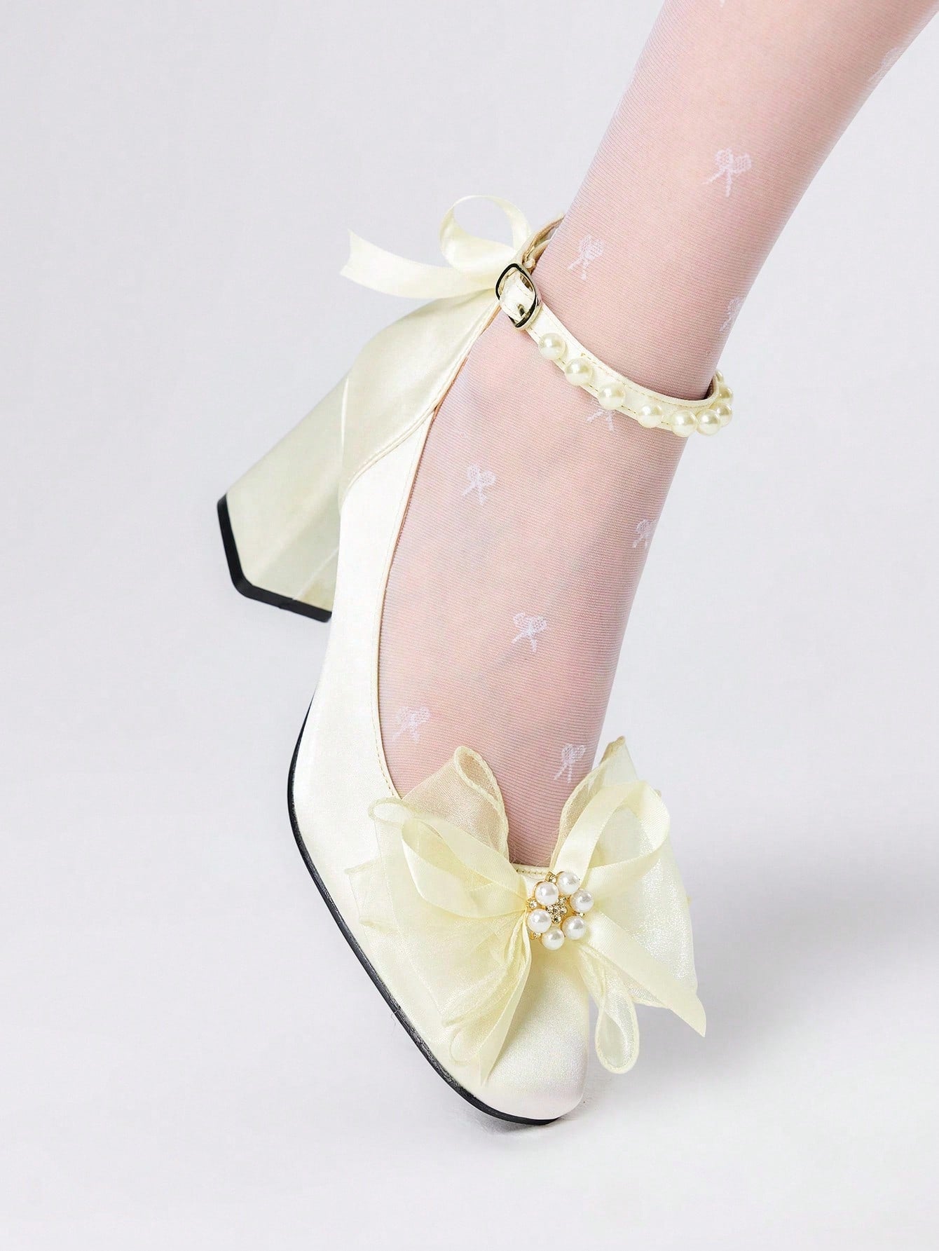 ROMWE Kawaii Zapatos de boda blanco para mujer con puntera cuadrada, tacón ancho, lazo, perlas, flor de encaje, tipo Mary Jane, lindos para uso al aire libre