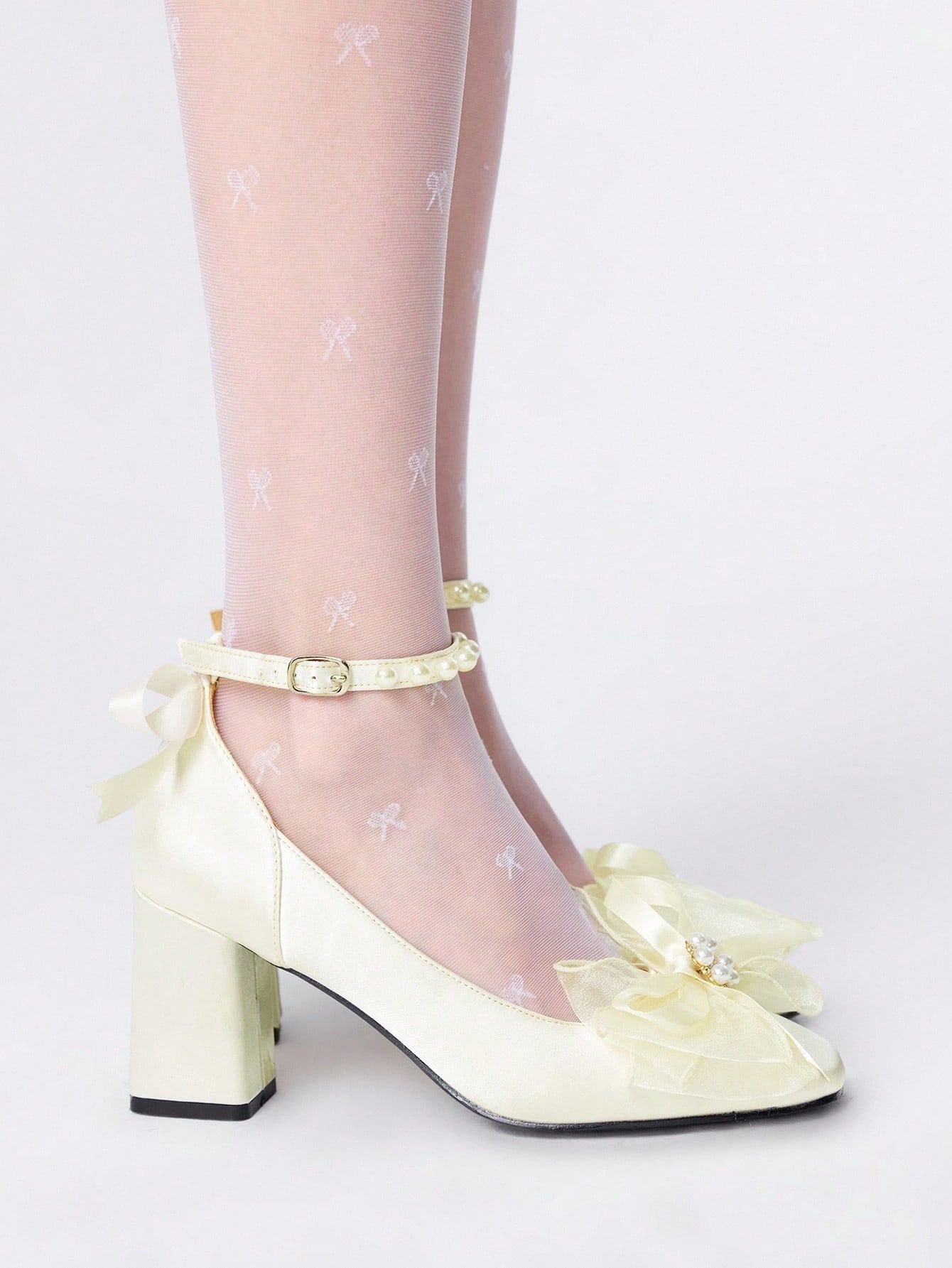 ROMWE Kawaii Zapatos de boda blanco para mujer con puntera cuadrada, tacón ancho, lazo, perlas, flor de encaje, tipo Mary Jane, lindos para uso al aire libre