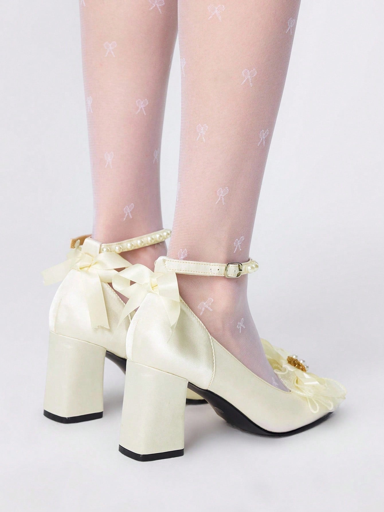 ROMWE Kawaii Zapatos de boda blanco para mujer con puntera cuadrada, tacón ancho, lazo, perlas, flor de encaje, tipo Mary Jane, lindos para uso al aire libre