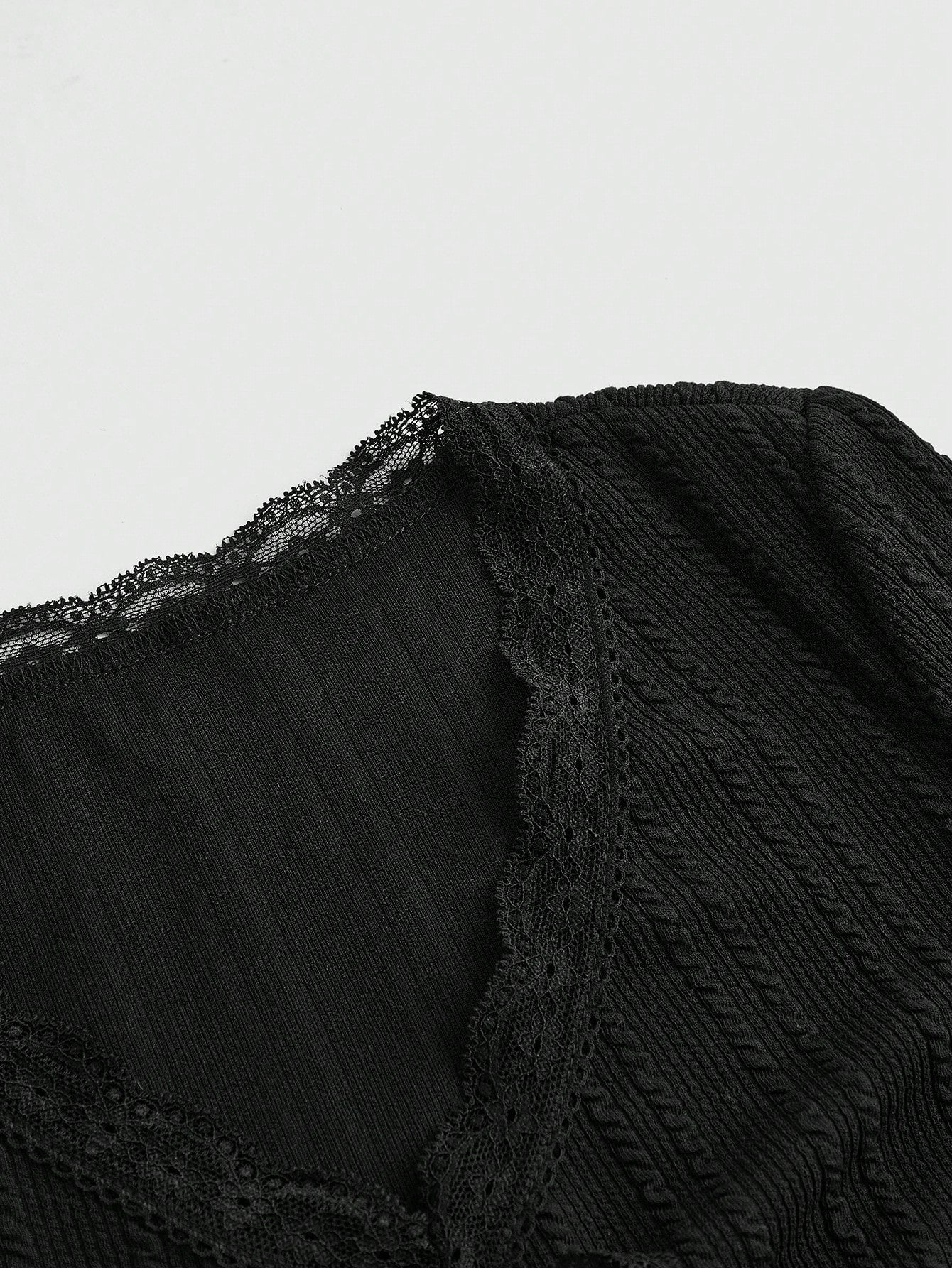 ROMWE Vestido corto con abertura lateral, contraste de textura, encaje y lazo en la cintura