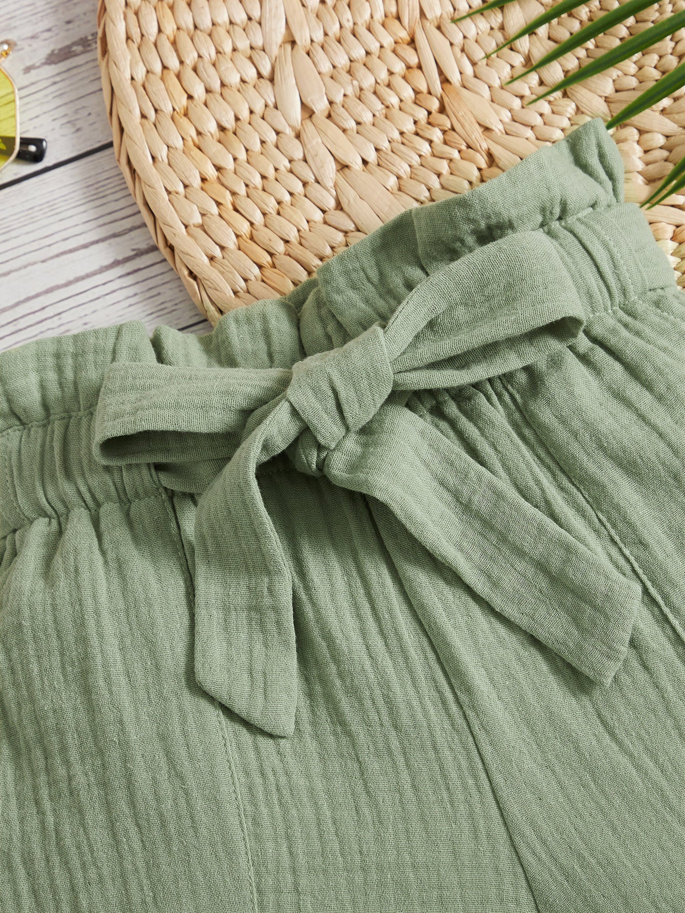 SHEIN Chicas Shorts con cinturón de cintura con volante