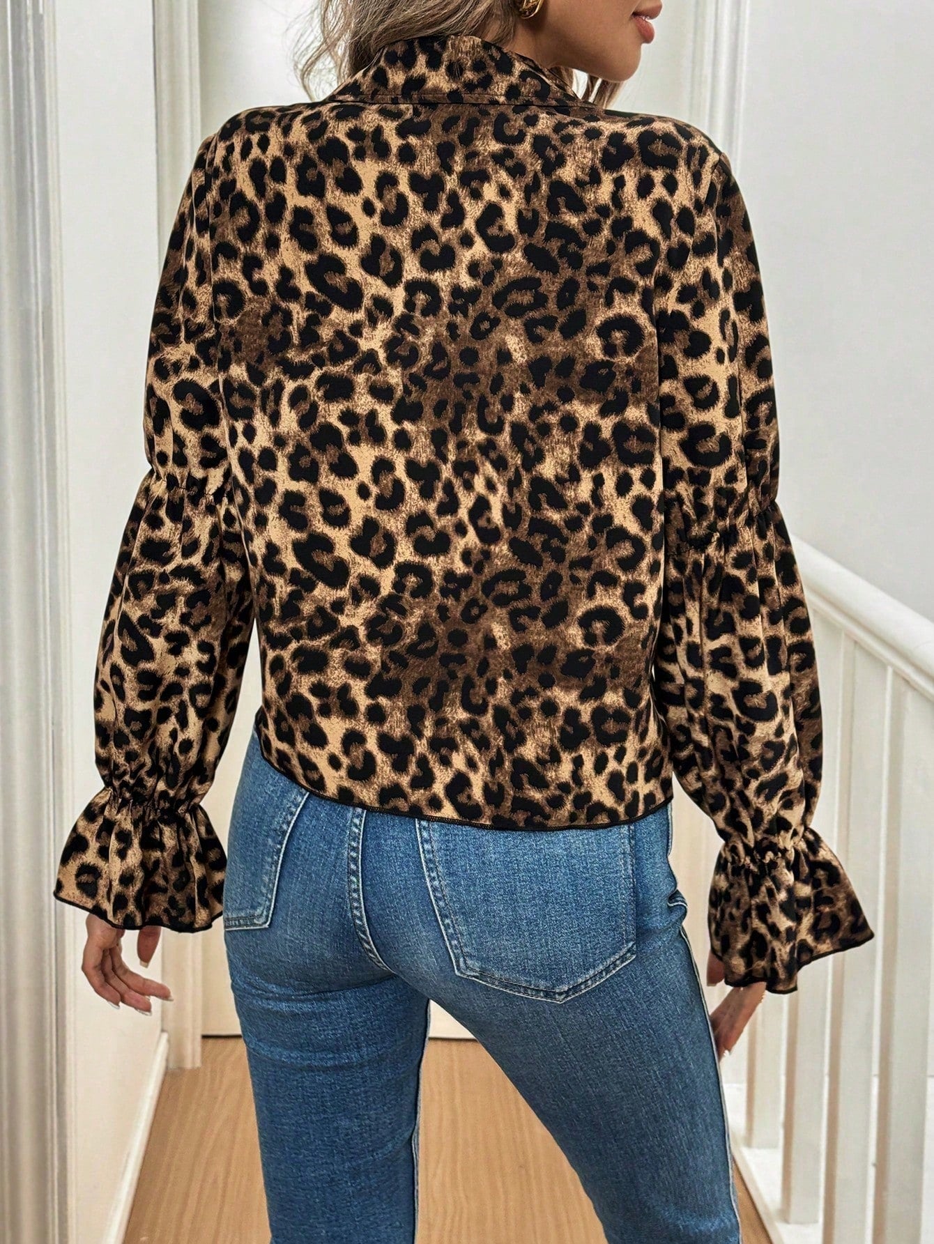 SHEIN Clasi Camisa casual con estampado de leopardo y mangas acampanadas para primavera/otoño