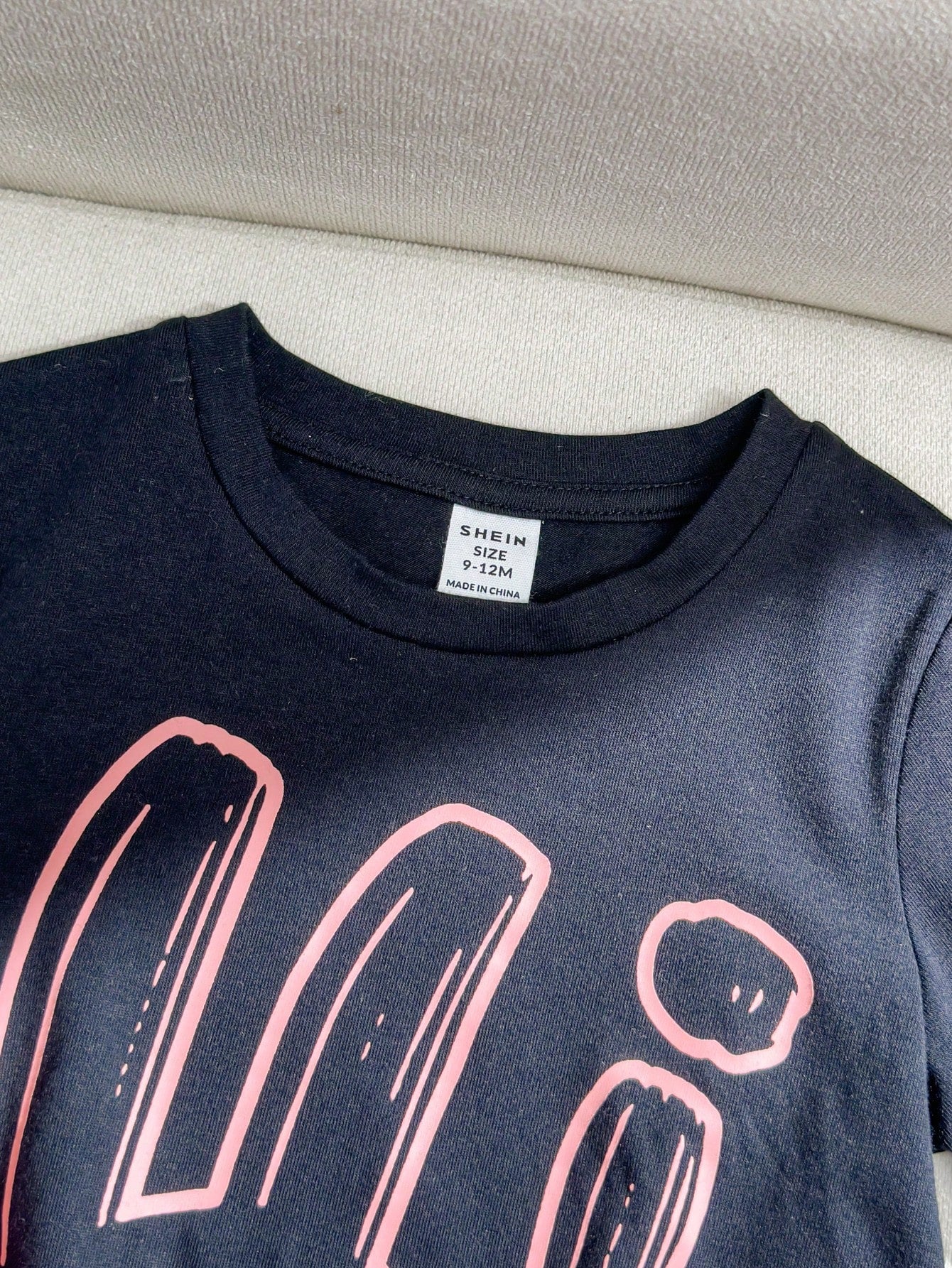 SHEIN Conjunto informal para niña preadolescente con camiseta de cuello redondo y mangas cortas impresa y shorts