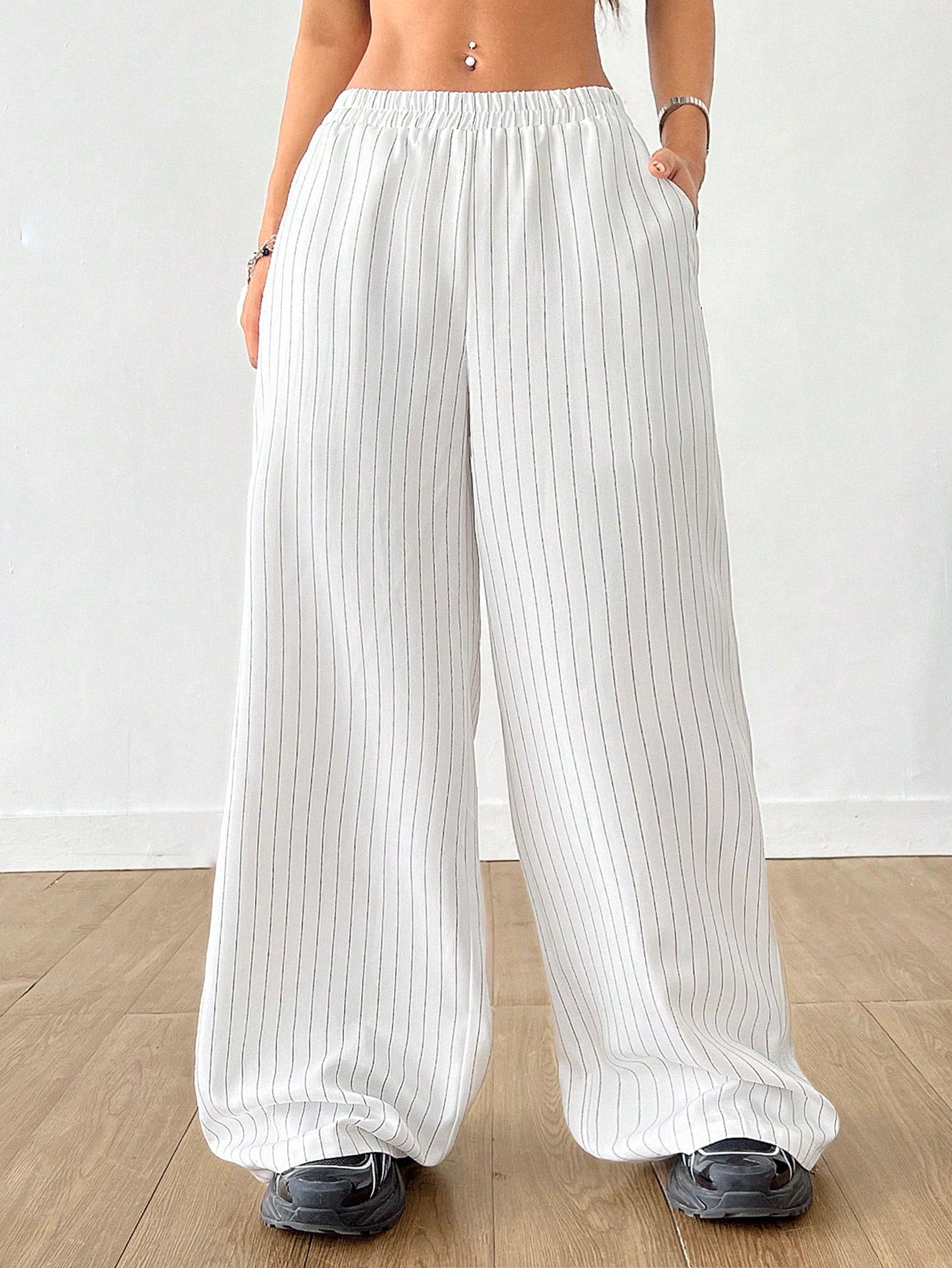 SHEIN Coolane Pantalones deportivos holgados y cómodos con rayas, para mujeres, estilo callejero ideal para volver al colegio en verano