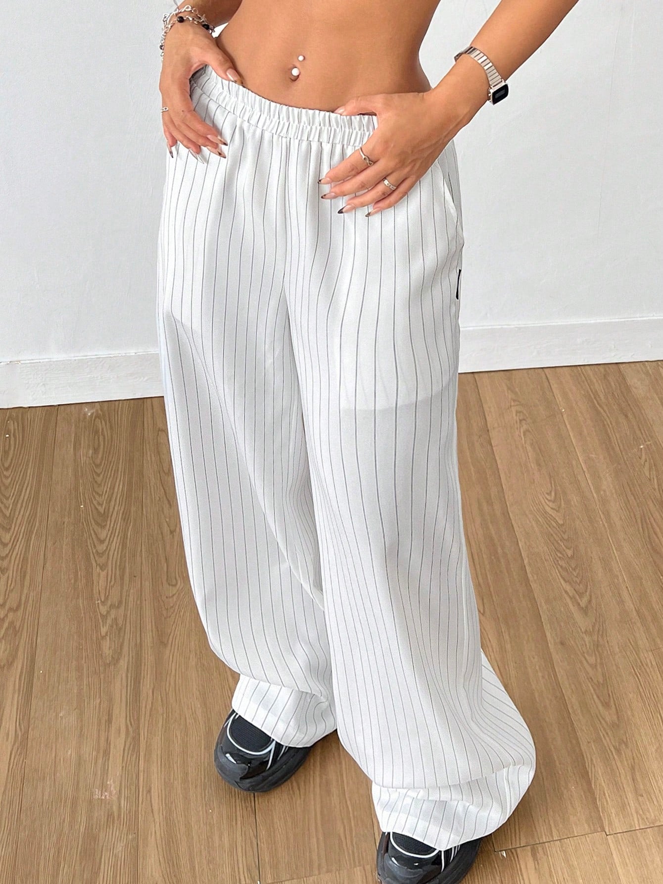 SHEIN Coolane Pantalones deportivos holgados y cómodos con rayas, para mujeres, estilo callejero ideal para volver al colegio en verano