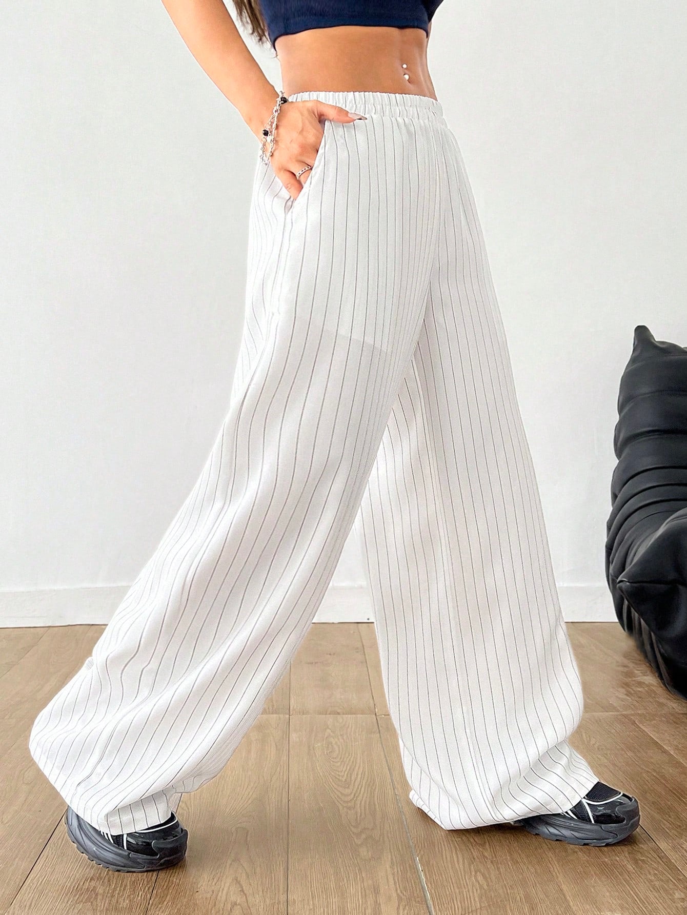 SHEIN Coolane Pantalones deportivos holgados y cómodos con rayas, para mujeres, estilo callejero ideal para volver al colegio en verano