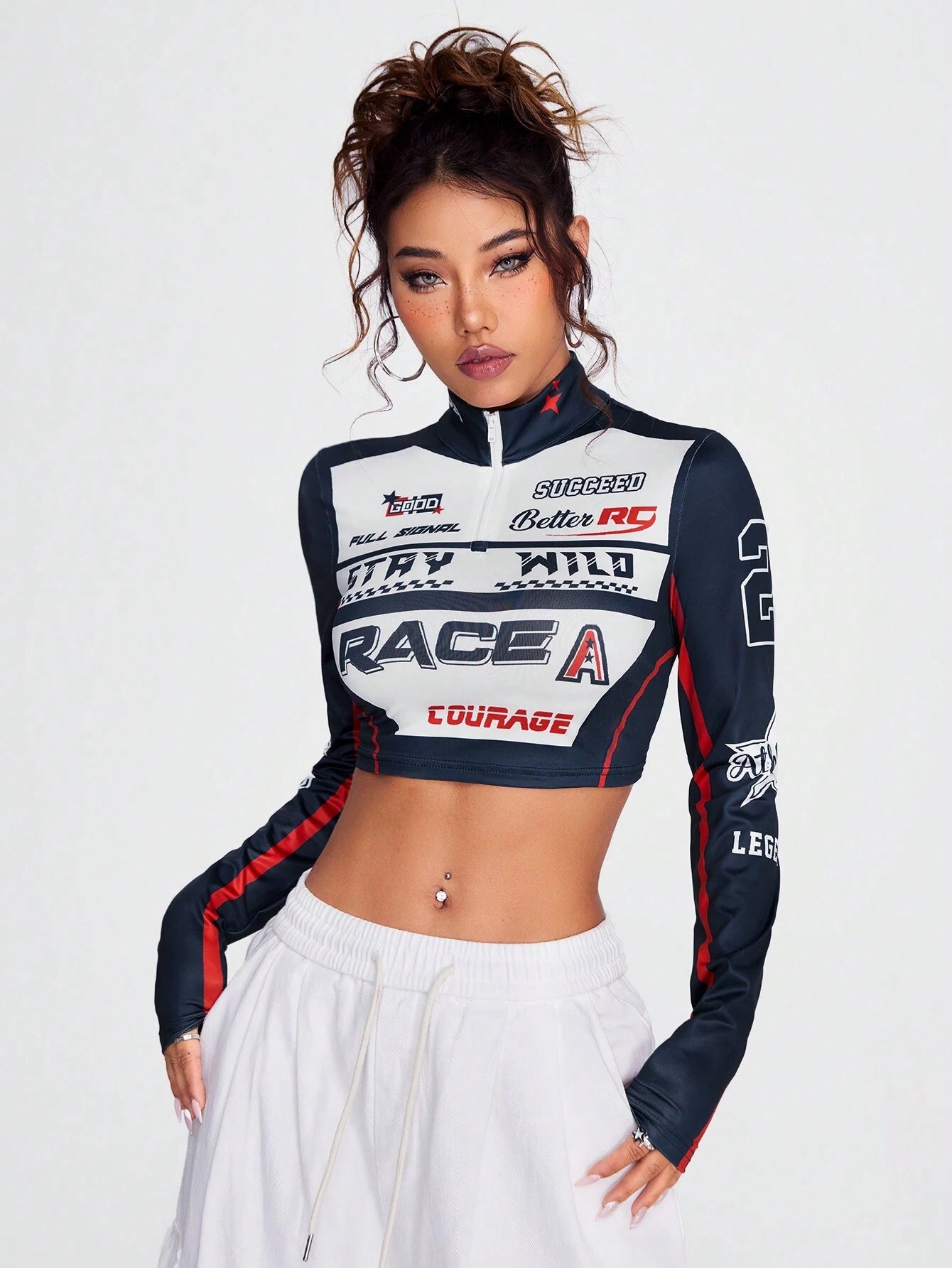 SHEIN Coolane Top De Manga Larga Con Cuello Medio Abierto Y Cremallera Estampada