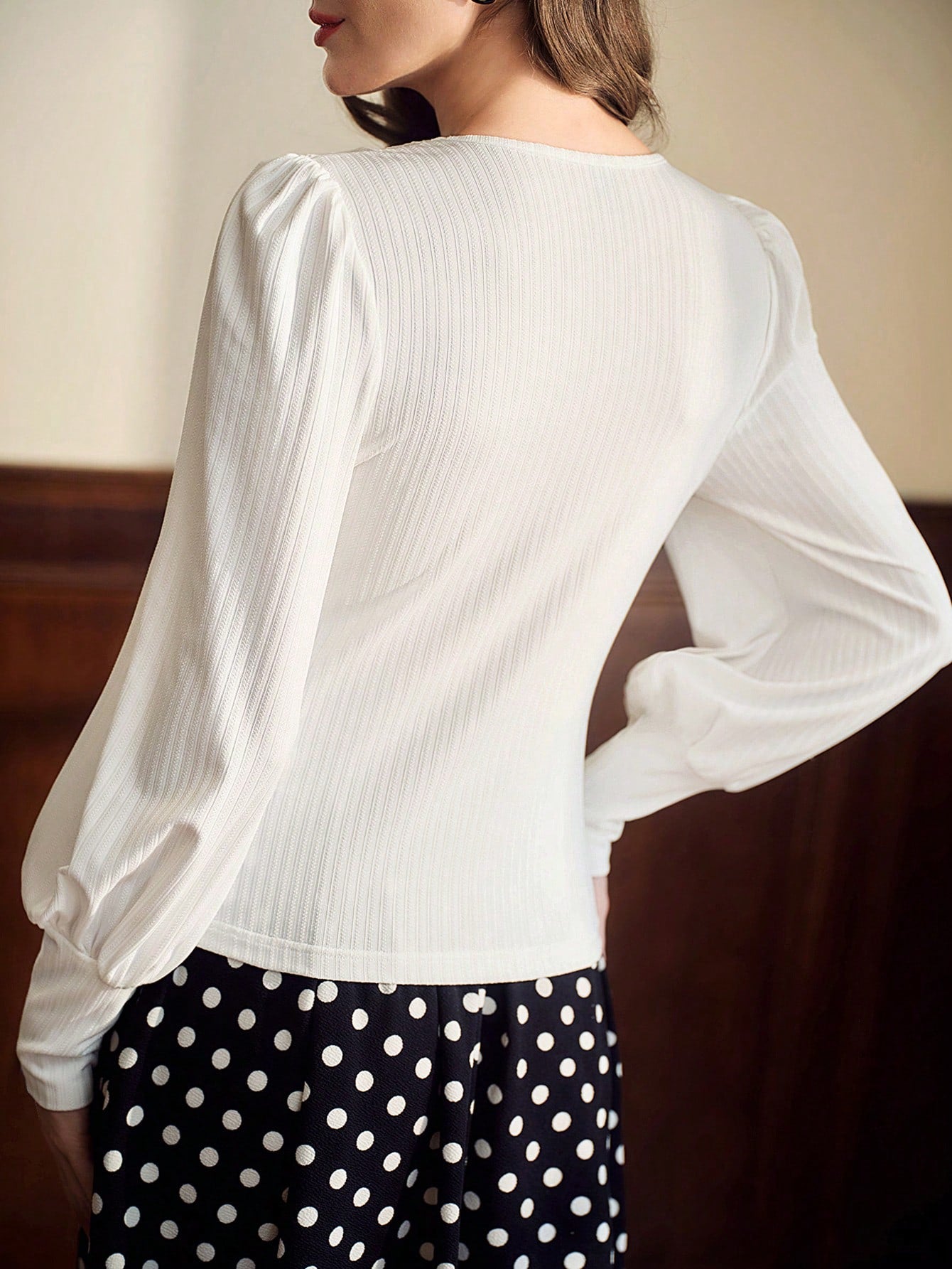 SHEIN DECDS Camiseta casual de mujer con cuello redondo, manga globo larga, raglán, contraste de encaje y bordado, ajuste ceñido, elástico, elegante y vintage para otoño, invierno, Halloween, fiesta