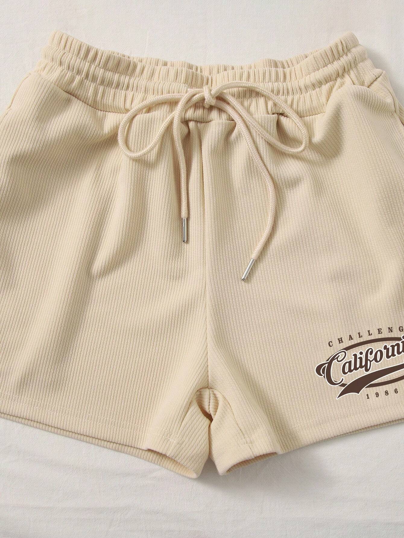 SHEIN EZwear 2 piezas/set Camiseta ajustada de cuello redondo con gráfico "CALIFORNIA" y shorts ajustados con cordón en la cintura para mujer, de verano
