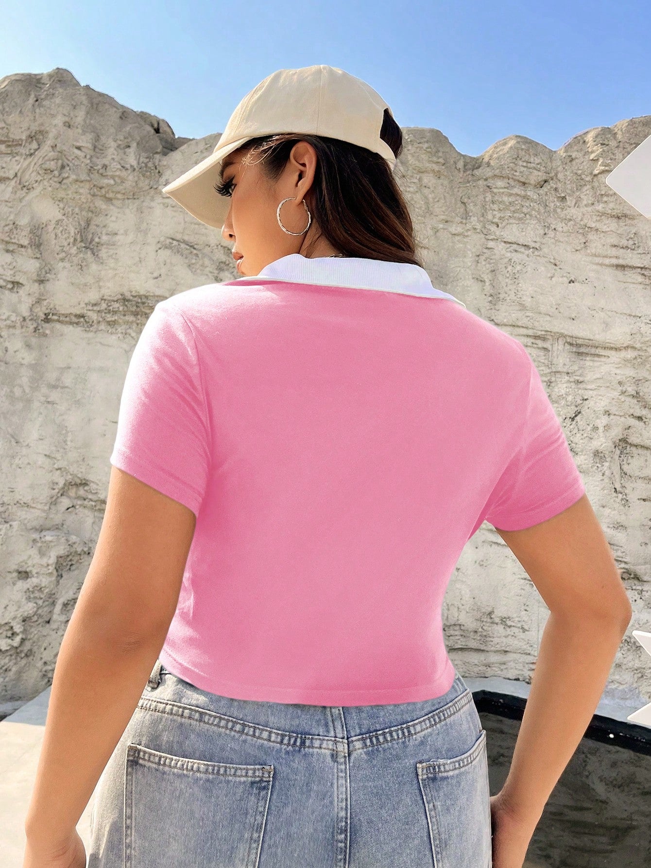 SHEIN EZwear Blusa de punto de talla grande con cuello en V y ribete de color contrastante para mujeres de talla grande