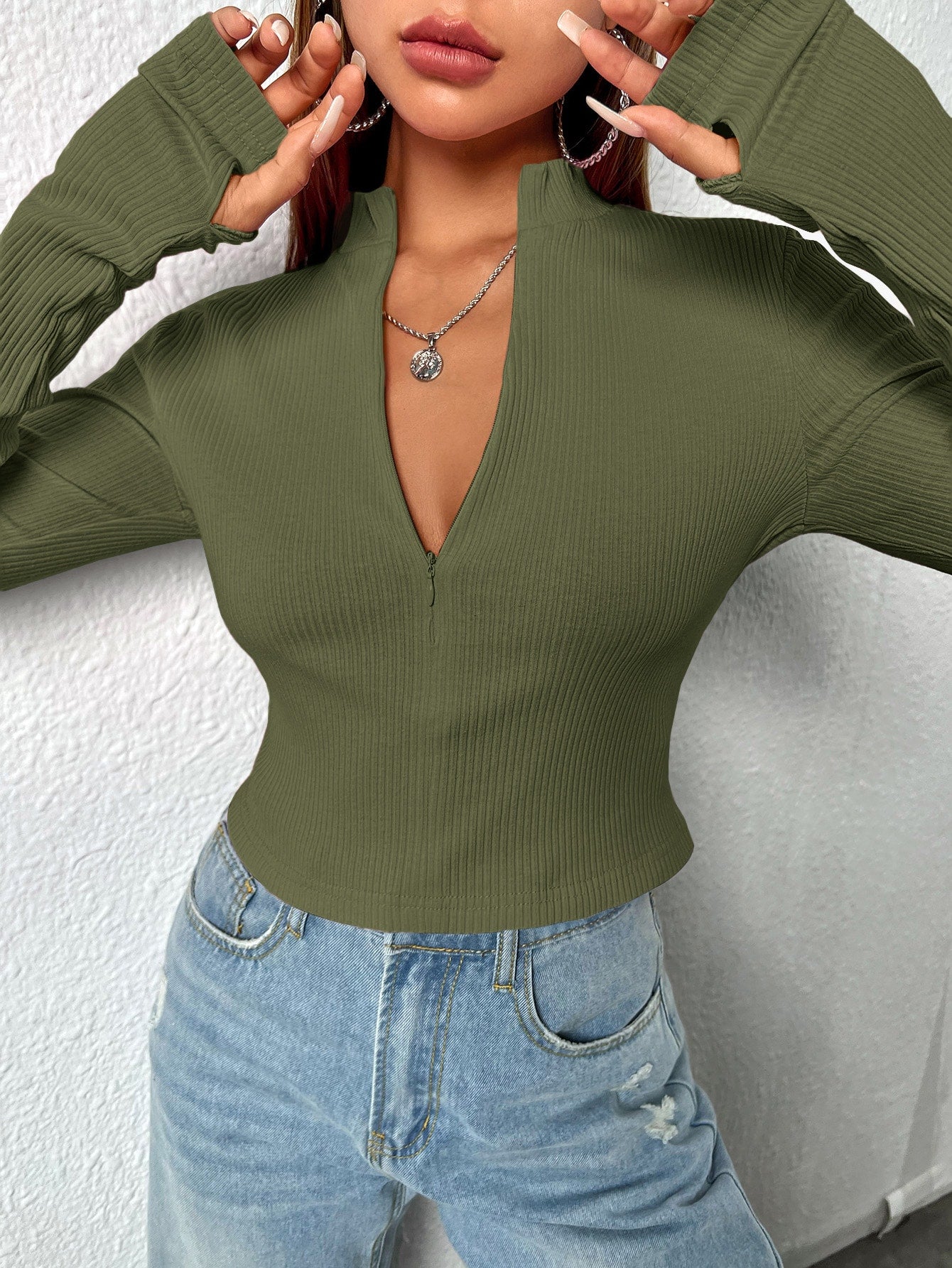SHEIN EZwear Camiseta corta con cremallera delantera agujero para el pulgar