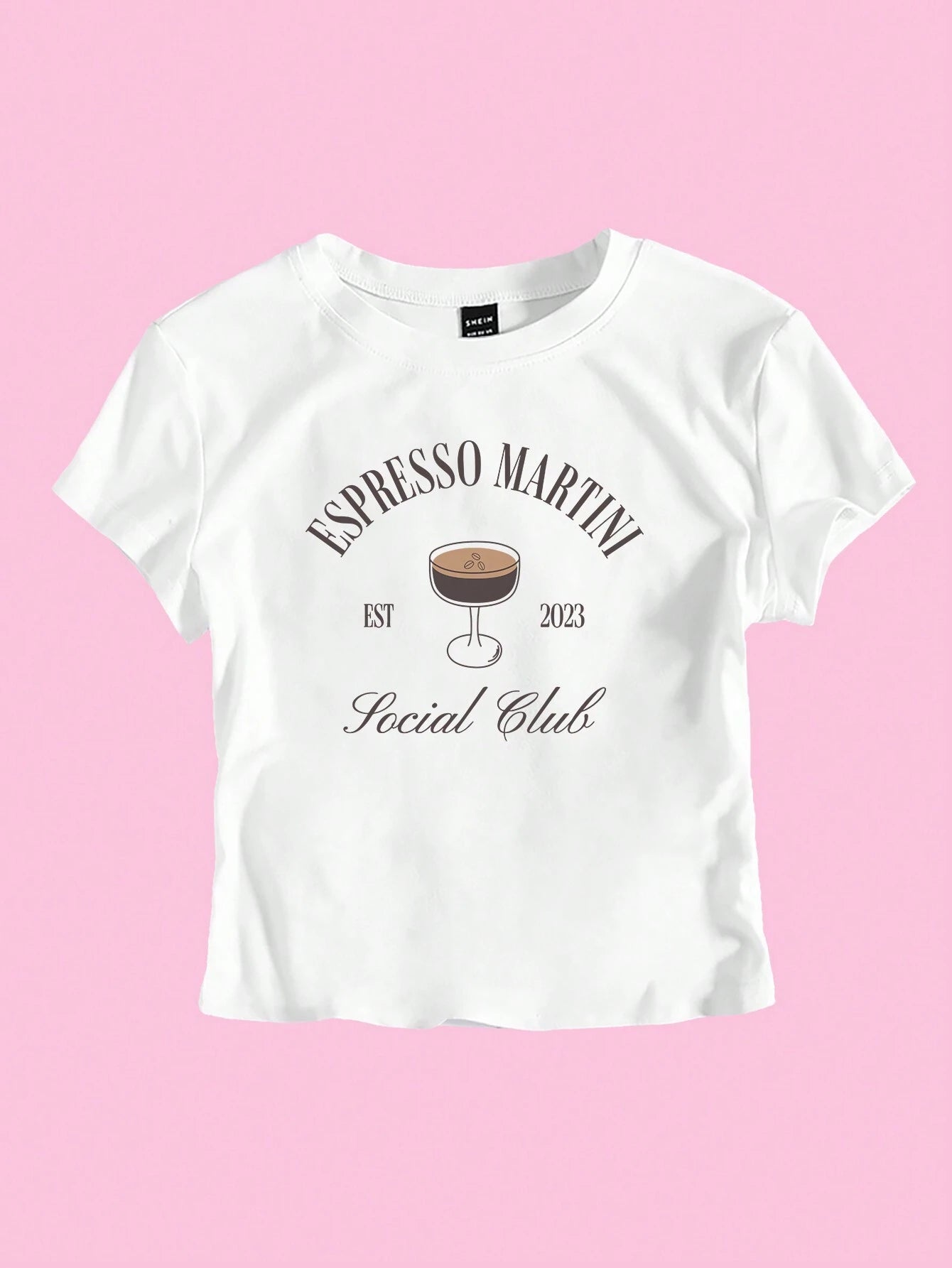 SHEIN EZwear Camiseta corta de manga corta para cóctel 'Espresso Martini' para mujeres, que muestra el medi torso