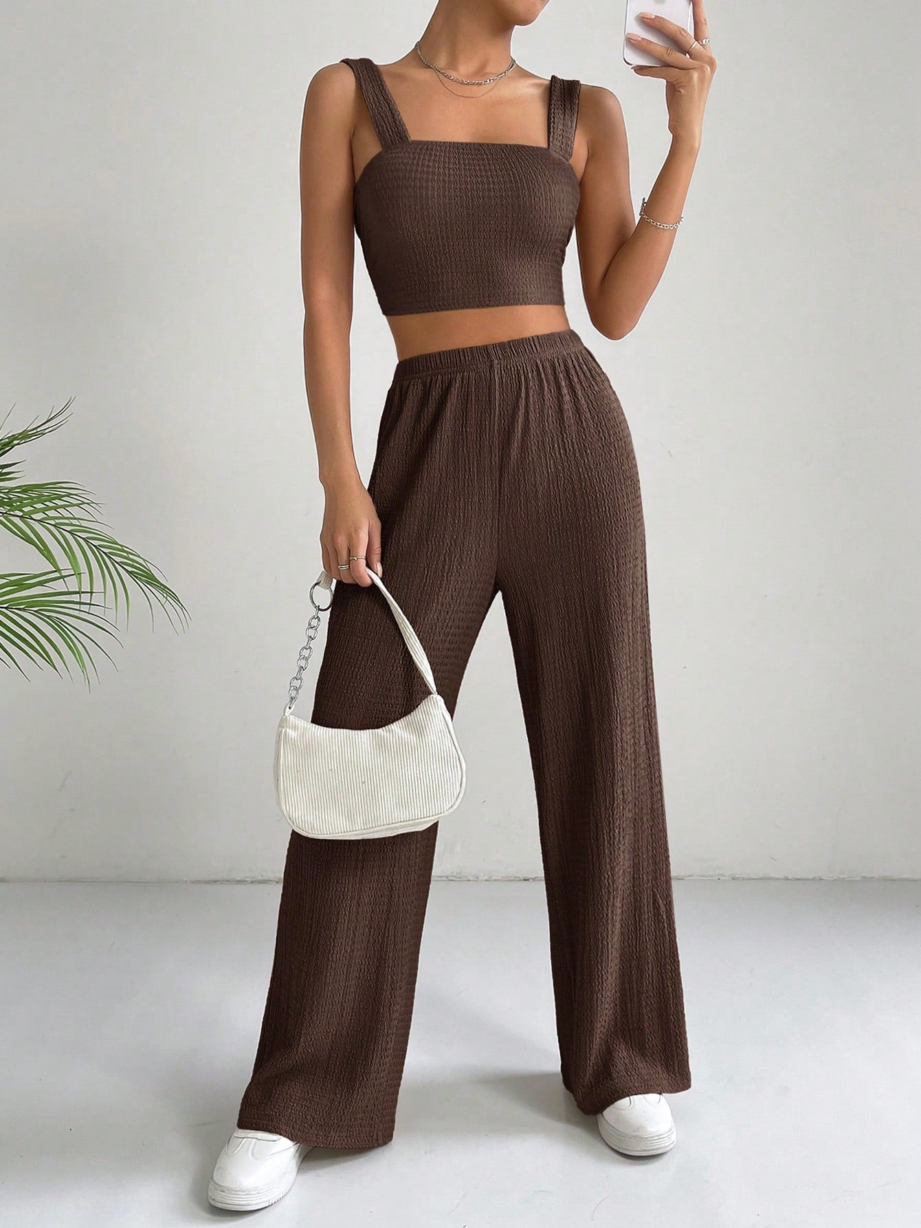 SHEIN EZwear Conjunto de dos piezas con top corto estilo camisola y pantalones de pierna ancha