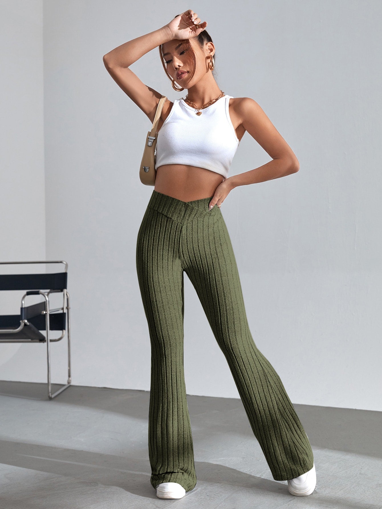 SHEIN EZwear Pantalones acampanados unicolor tejido de canalé