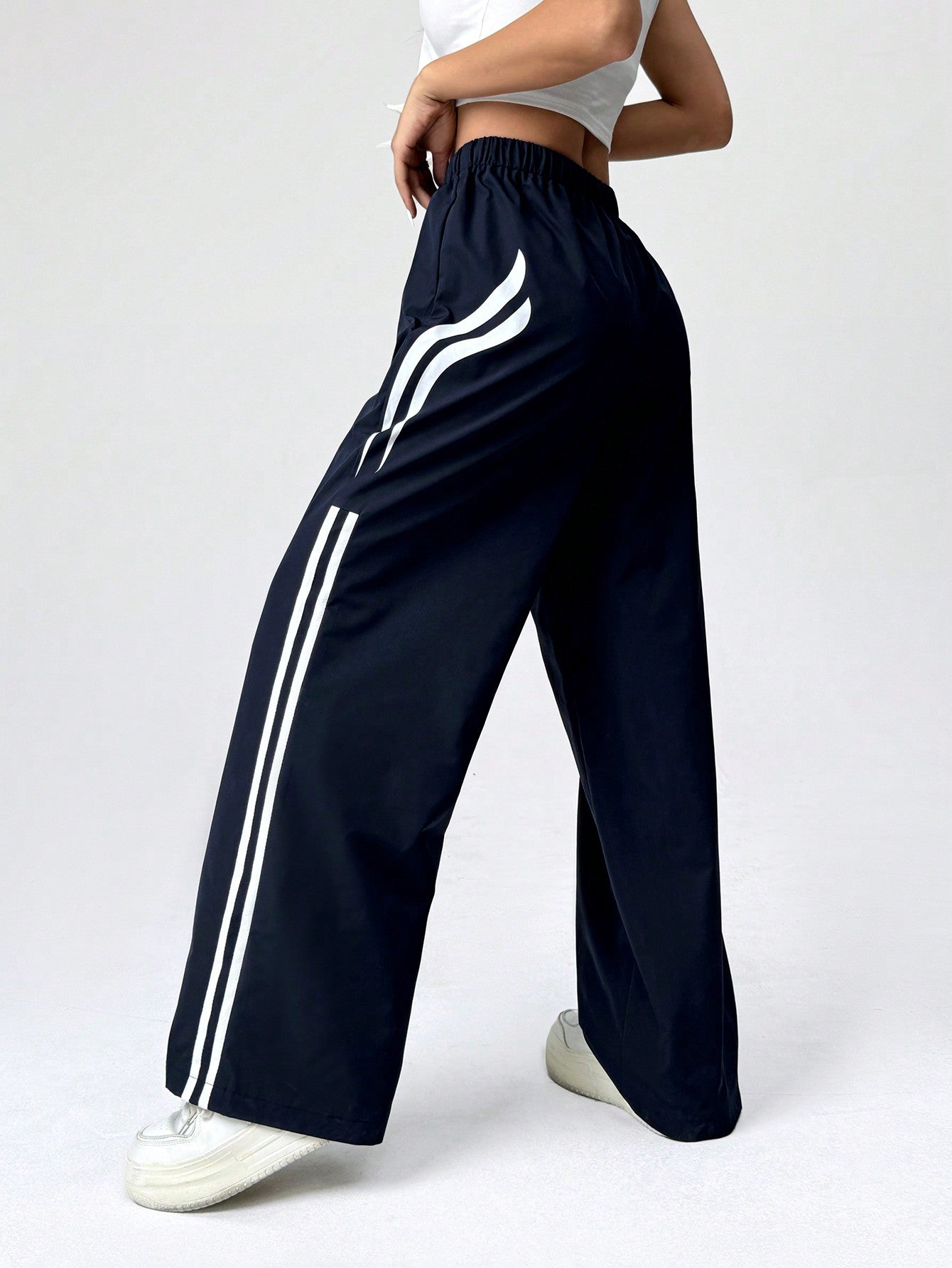 SHEIN EZwear Pantalones cargo holgados de pierna ancha con cordón en la cintura y rayas laterales para mujer