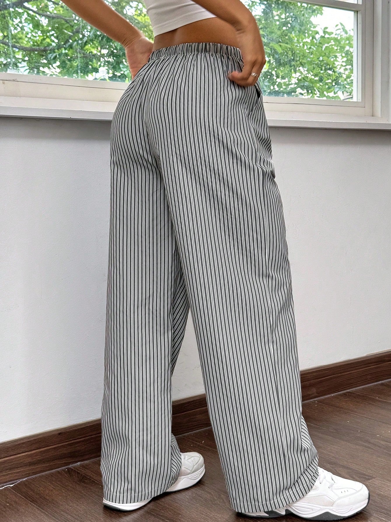 SHEIN EZwear Pantalones de rayas negras y blancas para mujer