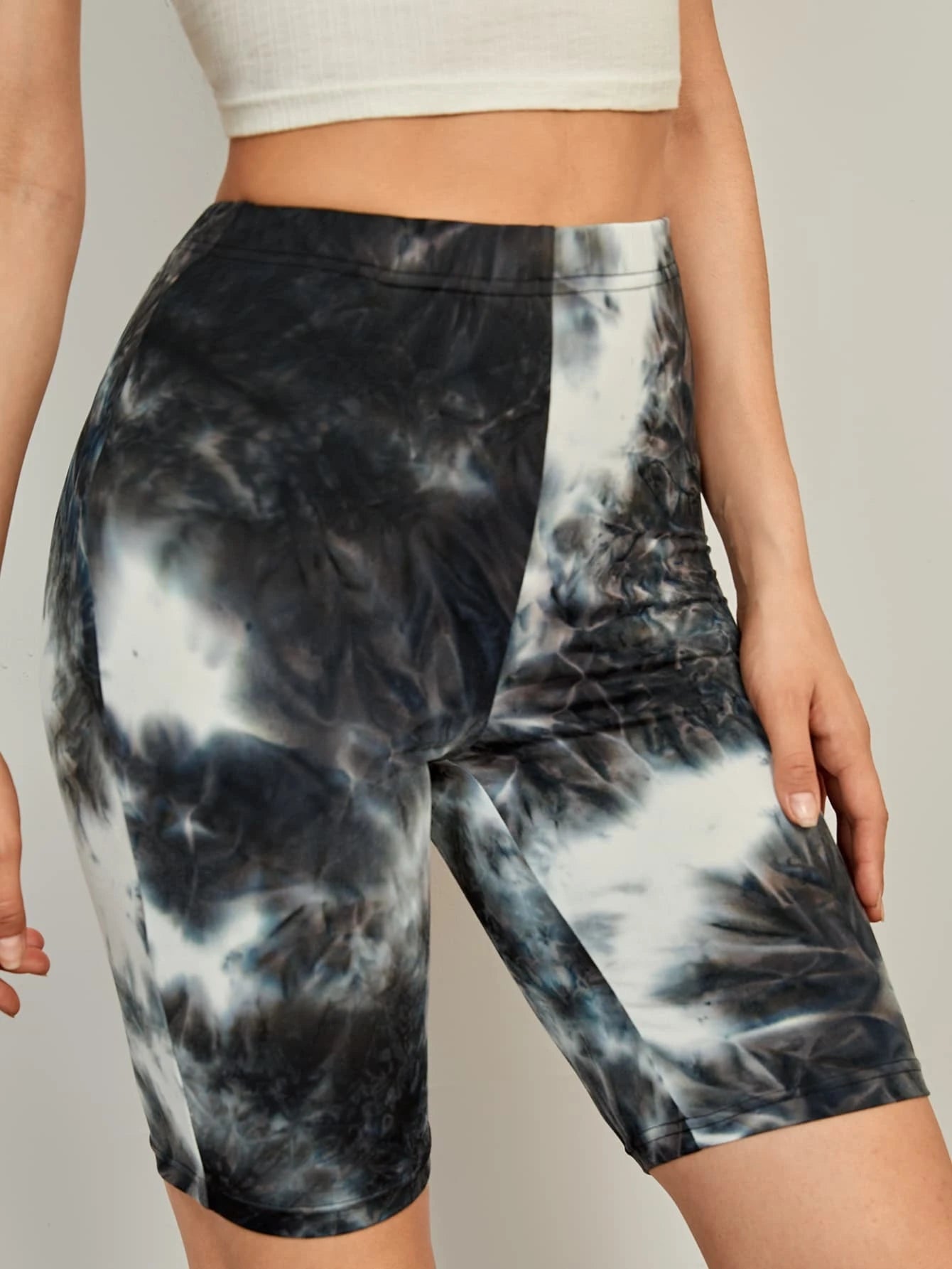SHEIN EZwear Shorts biker de tie dye