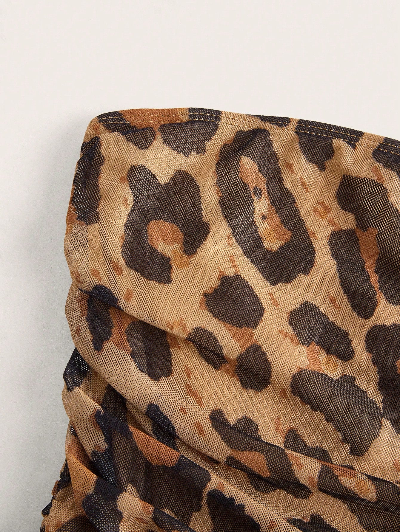 SHEIN EZwear Top con cuello de choker de malla con estampado de leopardo para mujeres