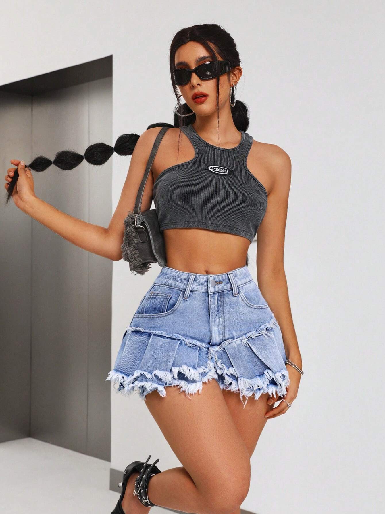 SHEIN ICON Shorts De Mezclilla Para Mujer Con Dobladillo Deshilachado Y Lavado De Agua