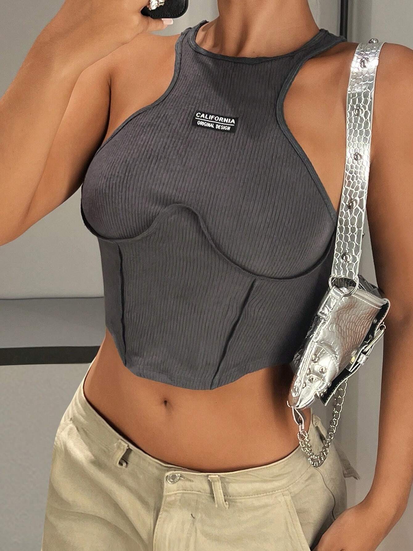 SHEIN ICON Top tank con diseño de parche de letra bajo curvo