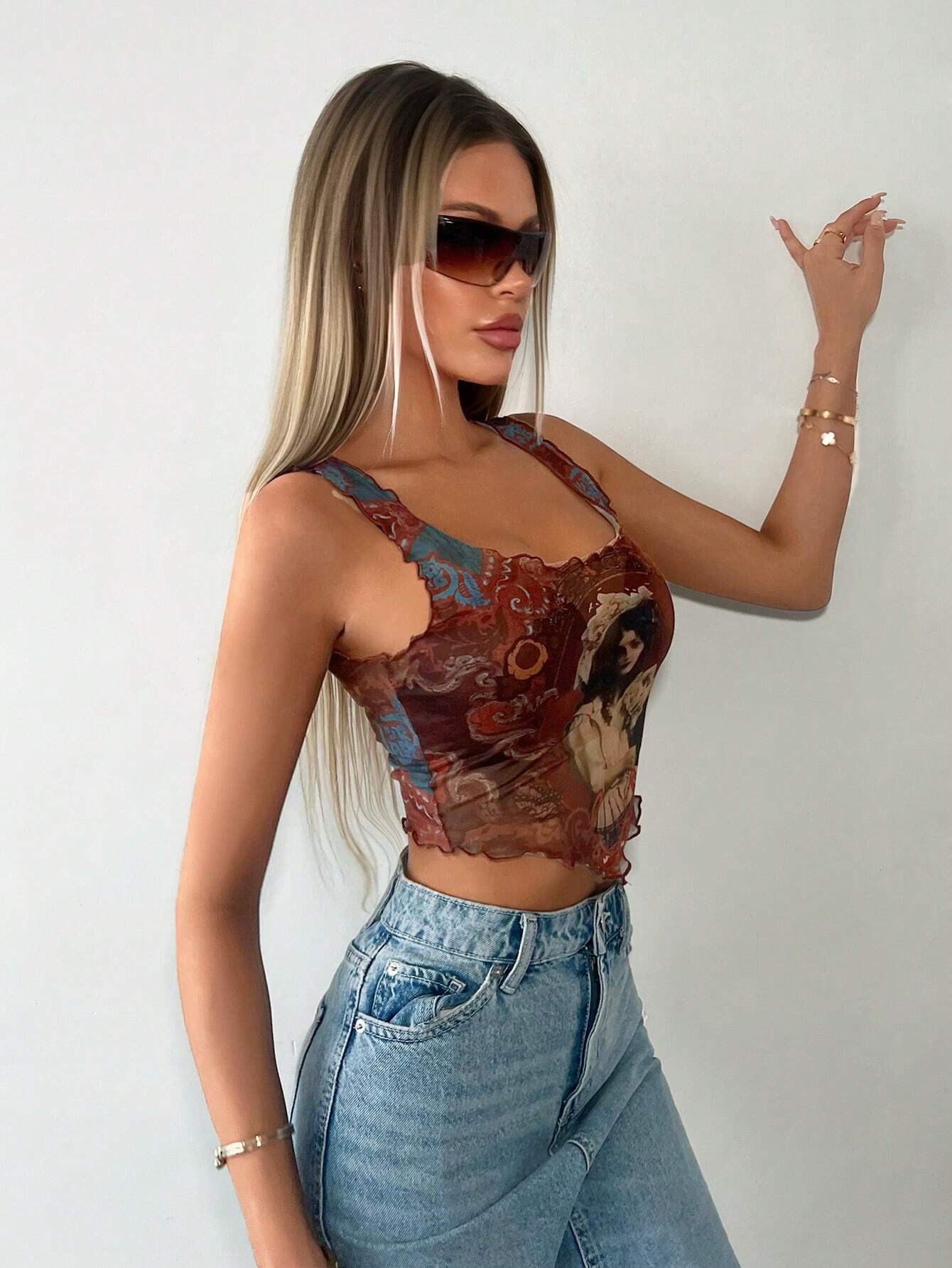 SHEIN ICON Top tank con estampado floral con figura ribete en forma de lechuga crop de malla sin sujetador