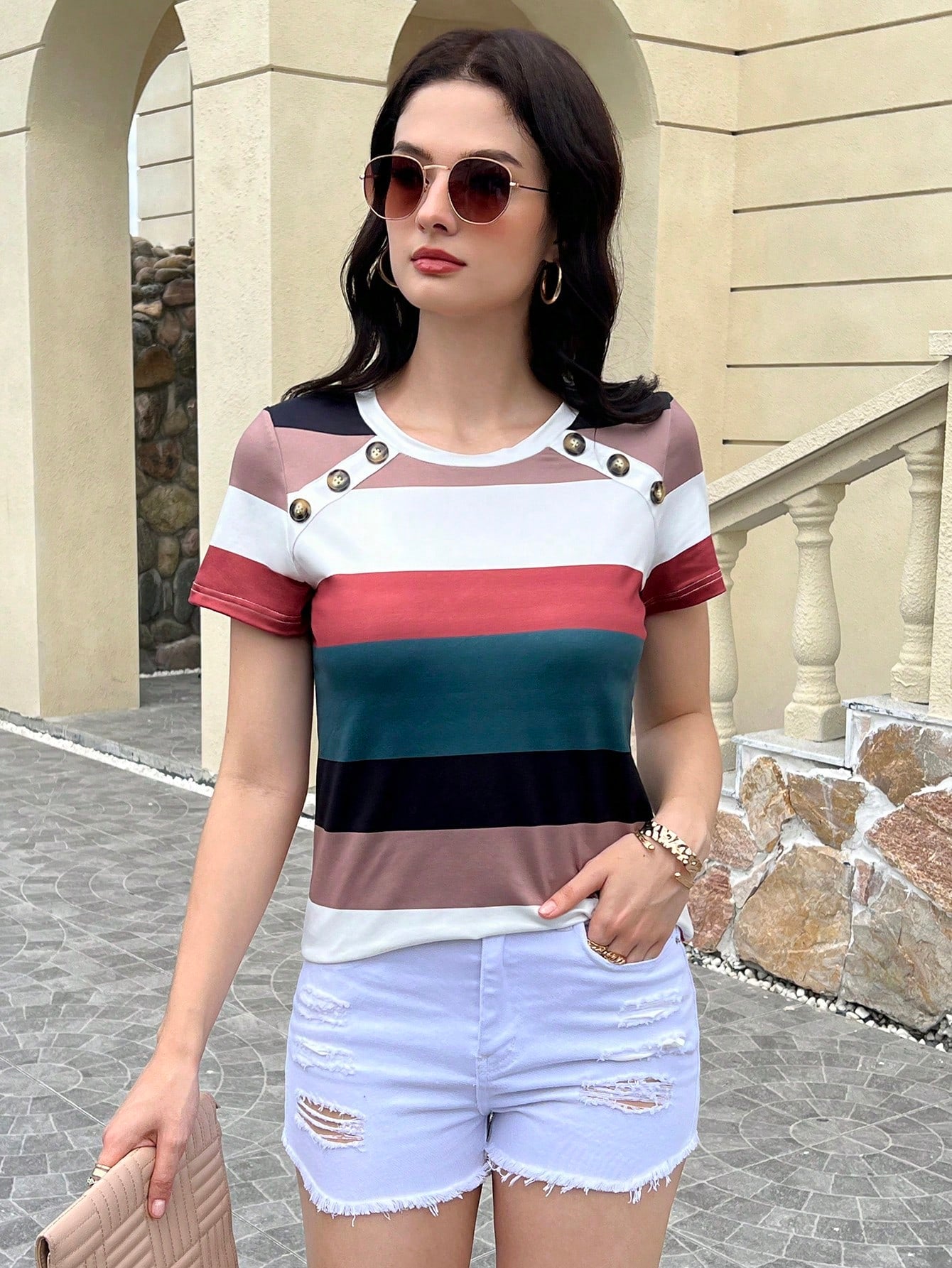 SHEIN LUNE Camiseta de mujer LUNE con cuello redondo pequeño y mangas cortas, camiseta poco convencional con diseño de botones en el lateral del cuello, camiseta de punto casual larga con estampado de rayas de otoño
